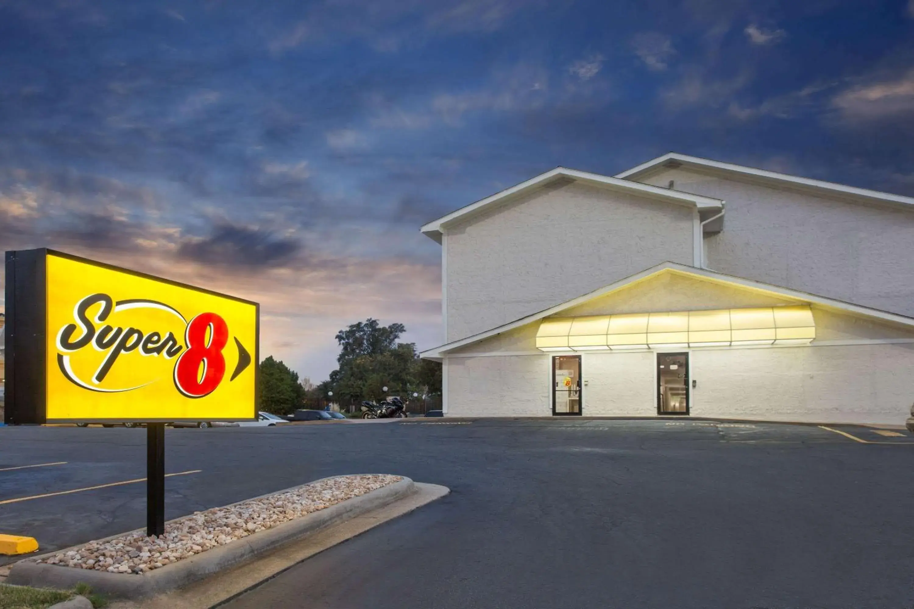 Super 8 by Wyndham Columbus Airport Super 8 by Wyndham Columbus Airport