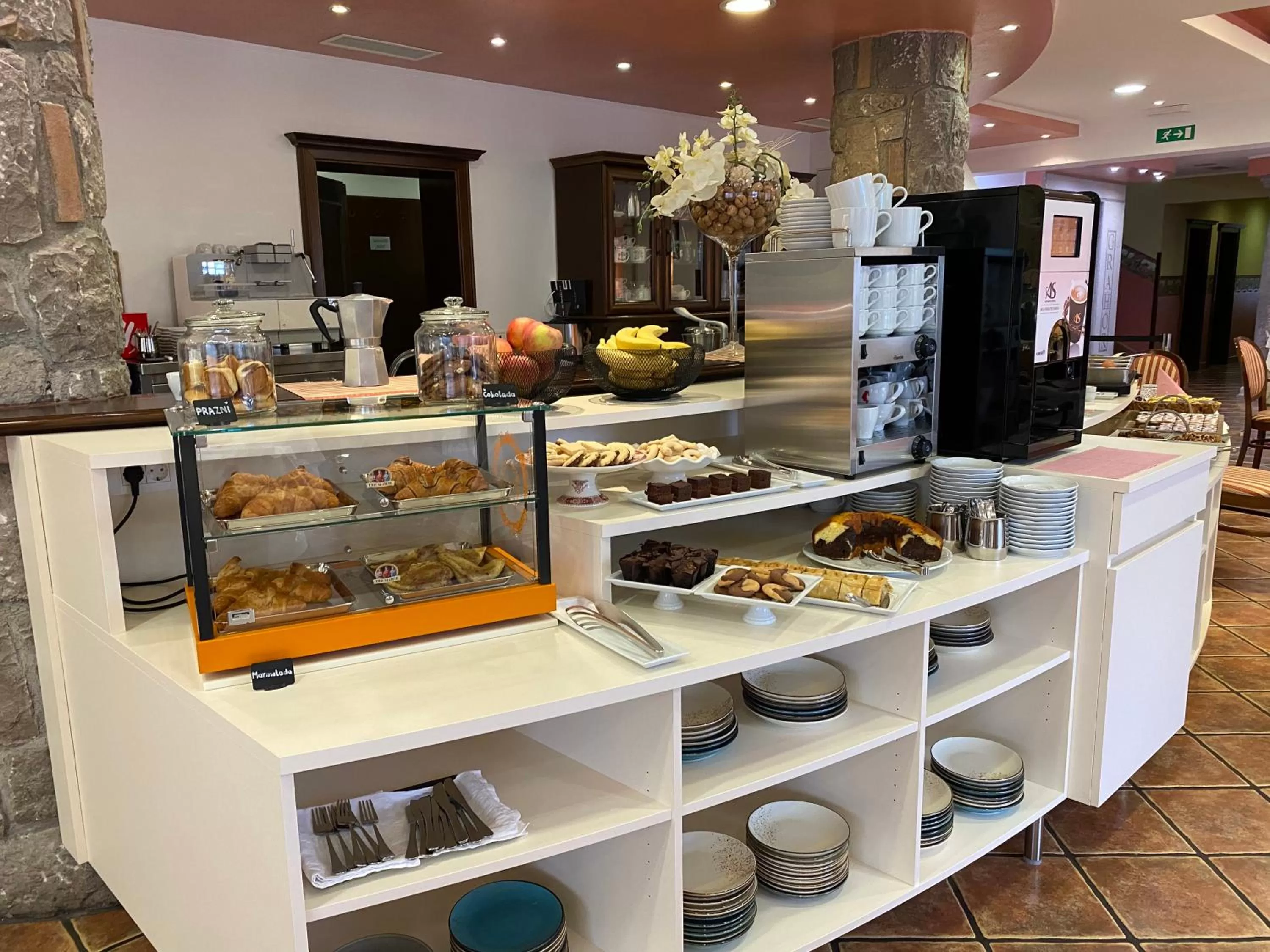 Buffet breakfast in Hotel Grahor Depandance