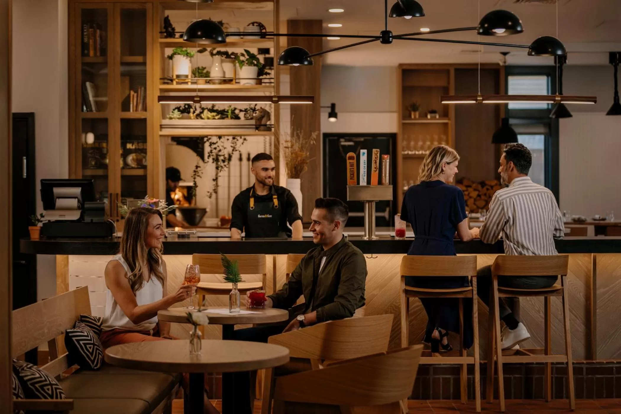 Restaurant/places to eat in Elk + Avenue Hotel