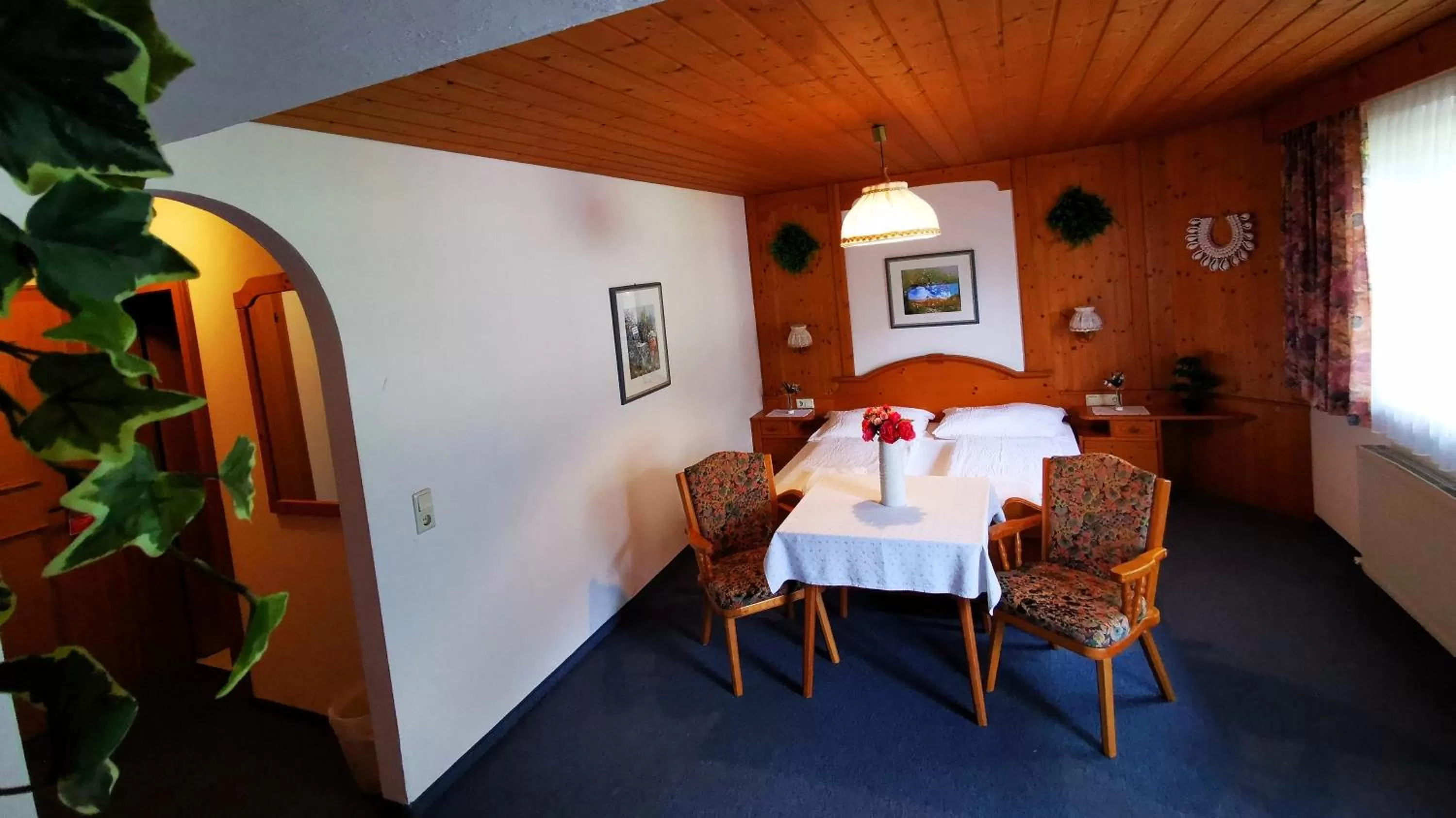 Photo of the whole room, Dining Area in Gasthof Geronimo