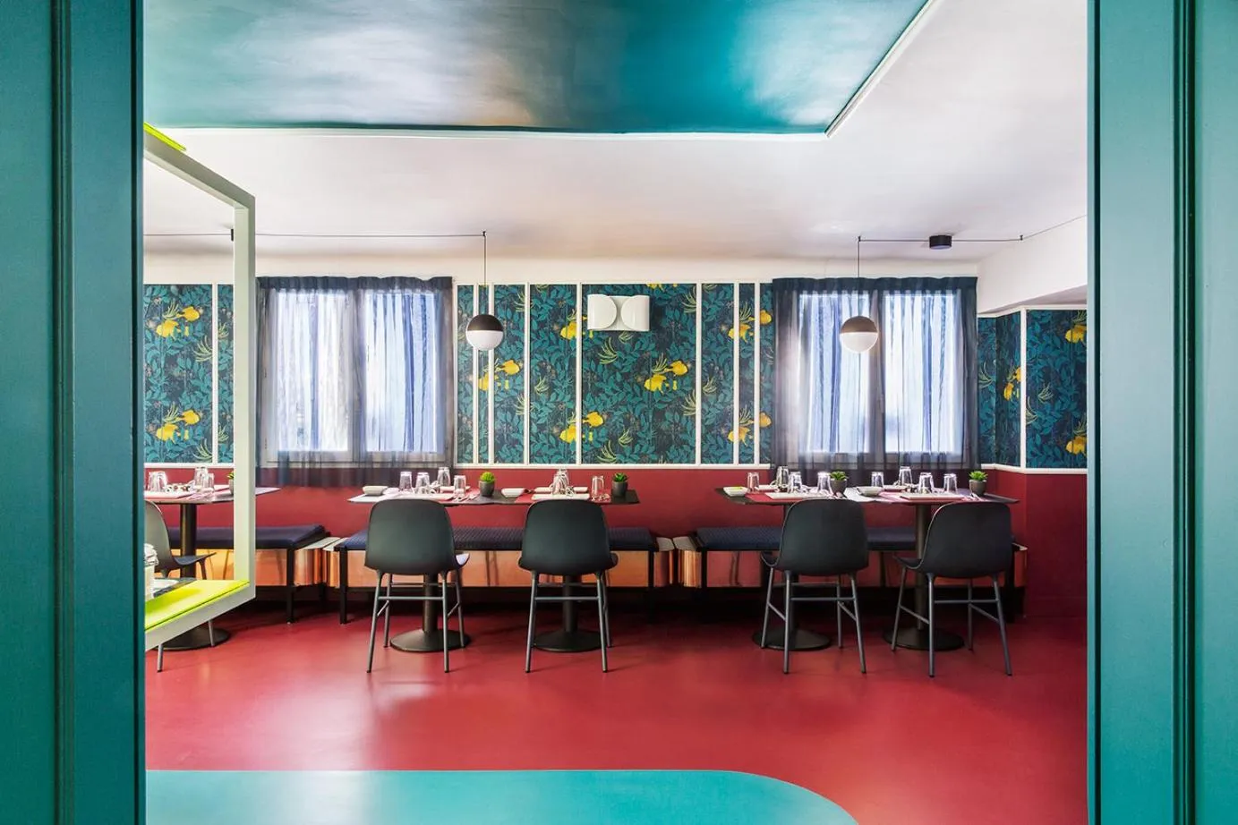 Buffet breakfast in Hôtel les Cigales