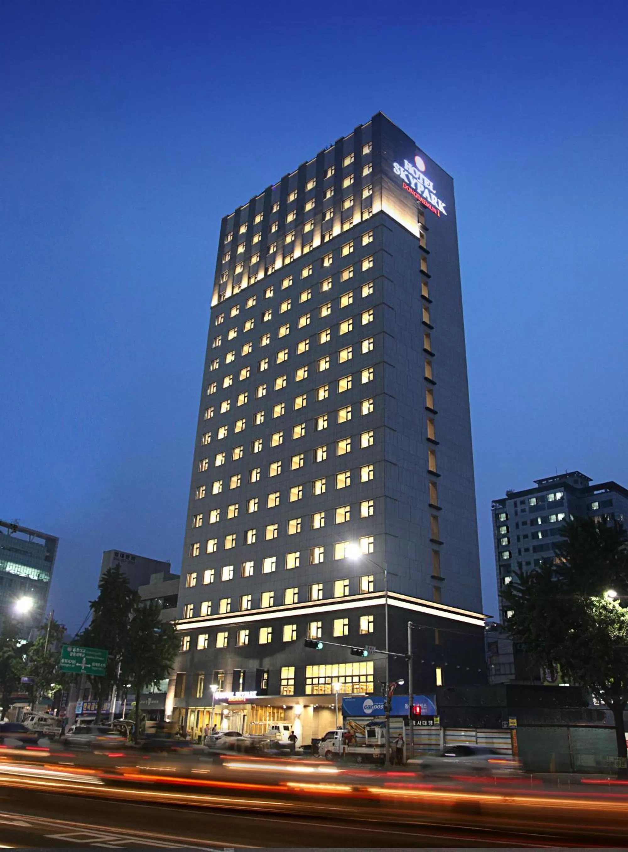 Facade/entrance in Hotel Skypark Dongdaemun I