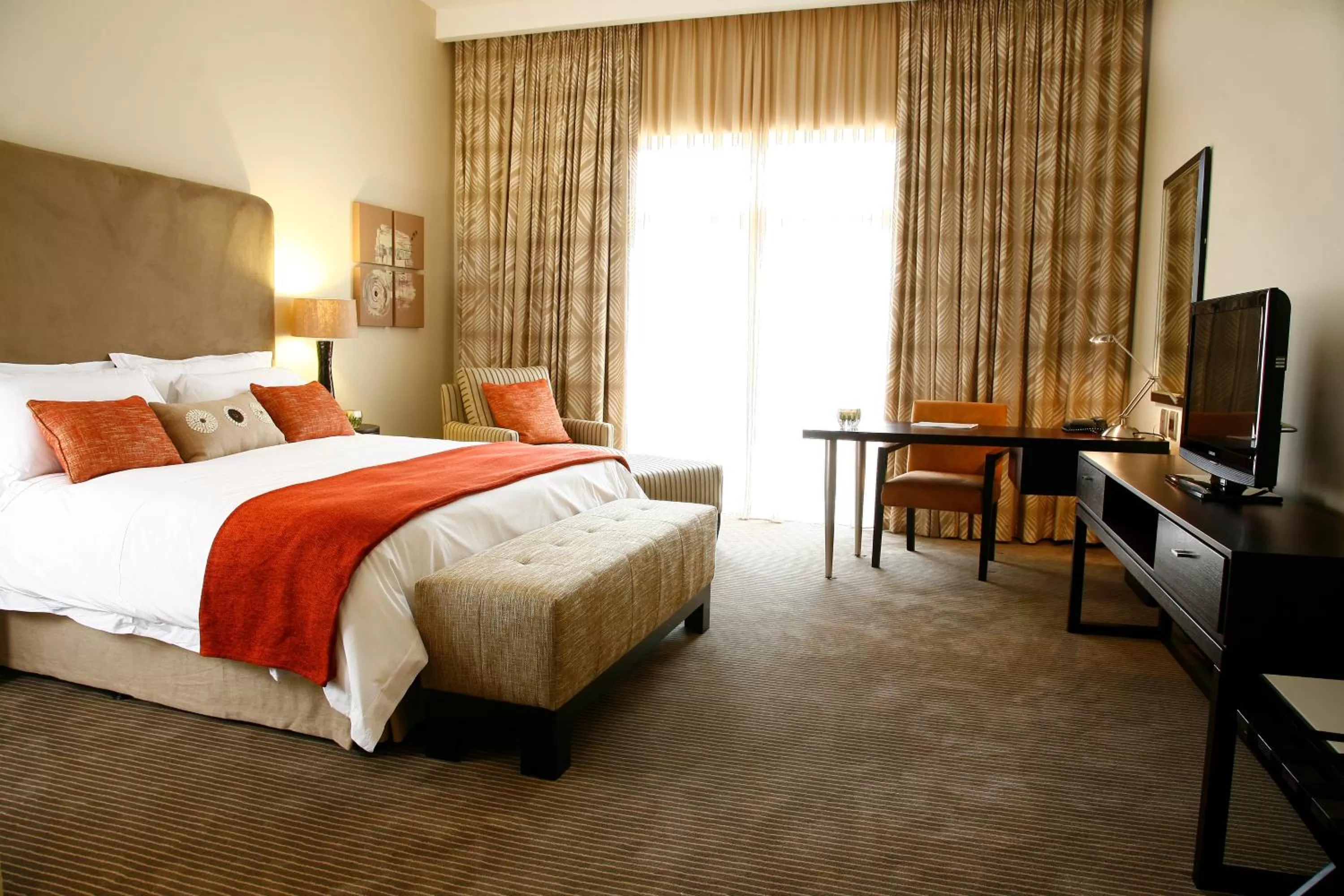 Photo of the whole room, Bed in Kievits Kroon Gauteng Wine Estate