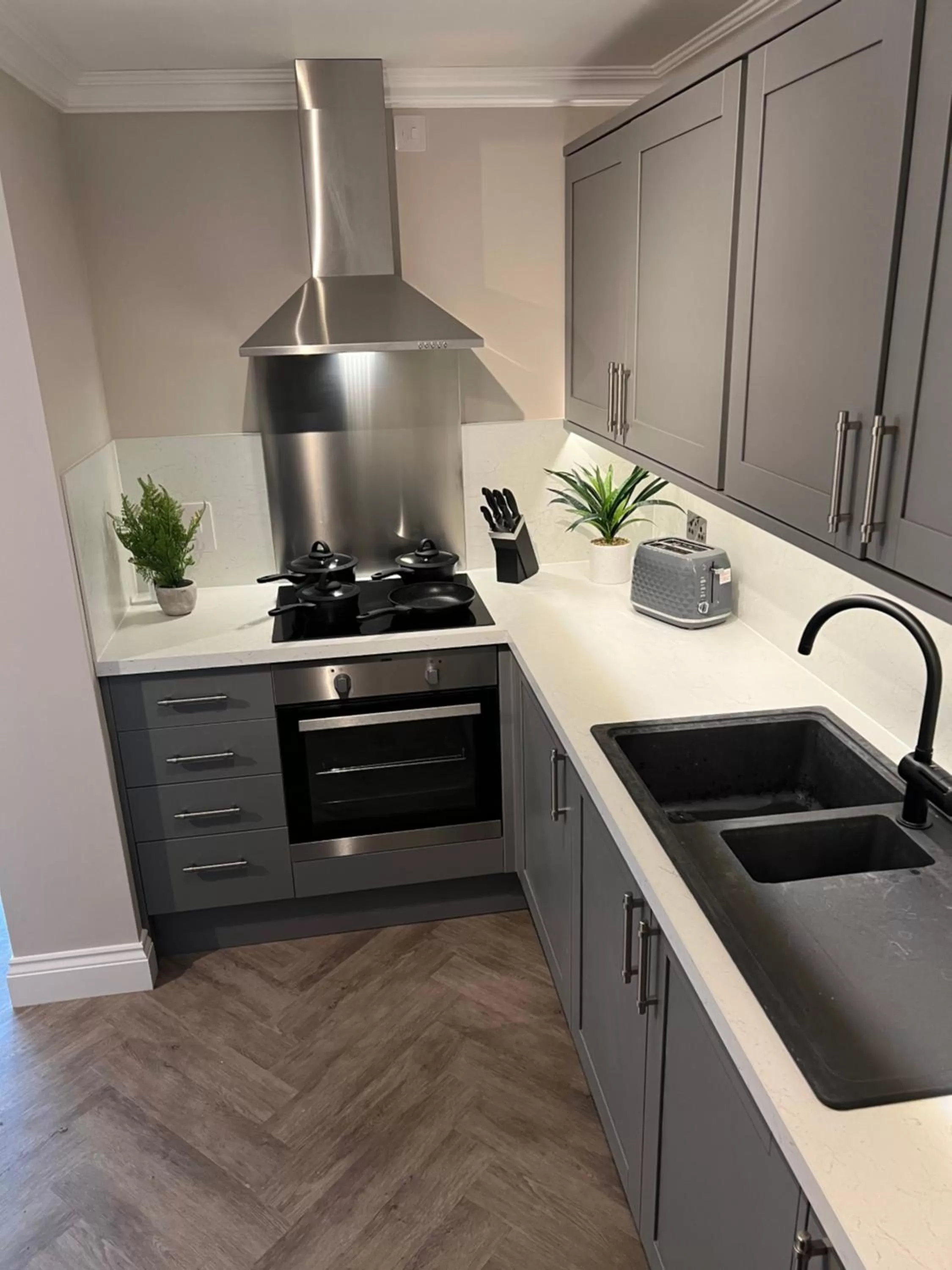 Kitchen or kitchenette in The Wolf Inn