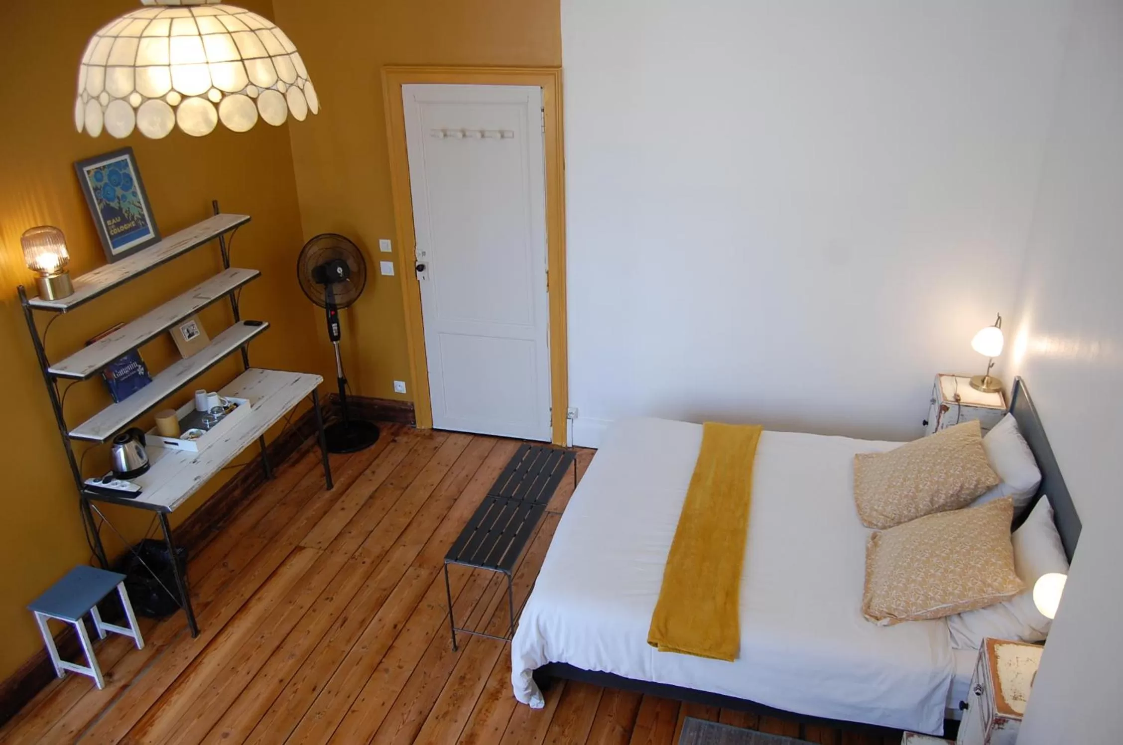 Bed in Madeleine Bergerac