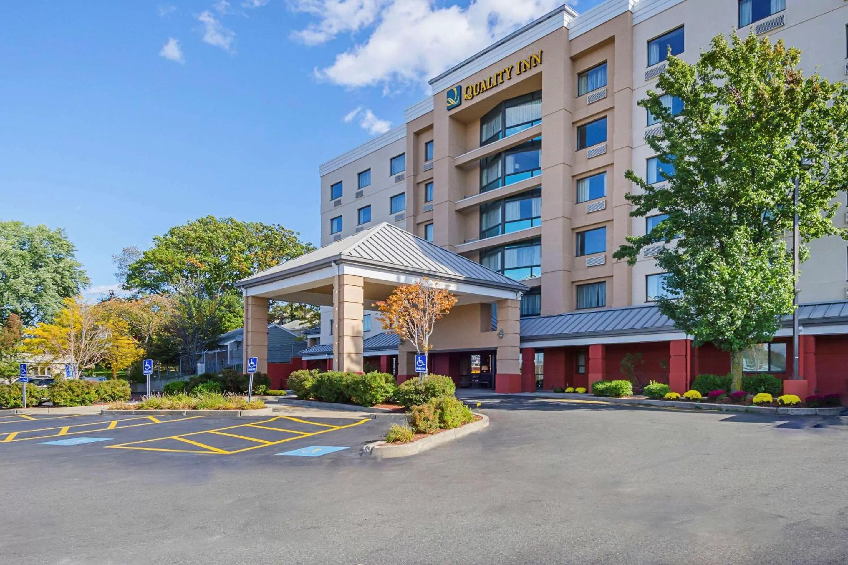 Property building in Quality Inn Boston-Revere