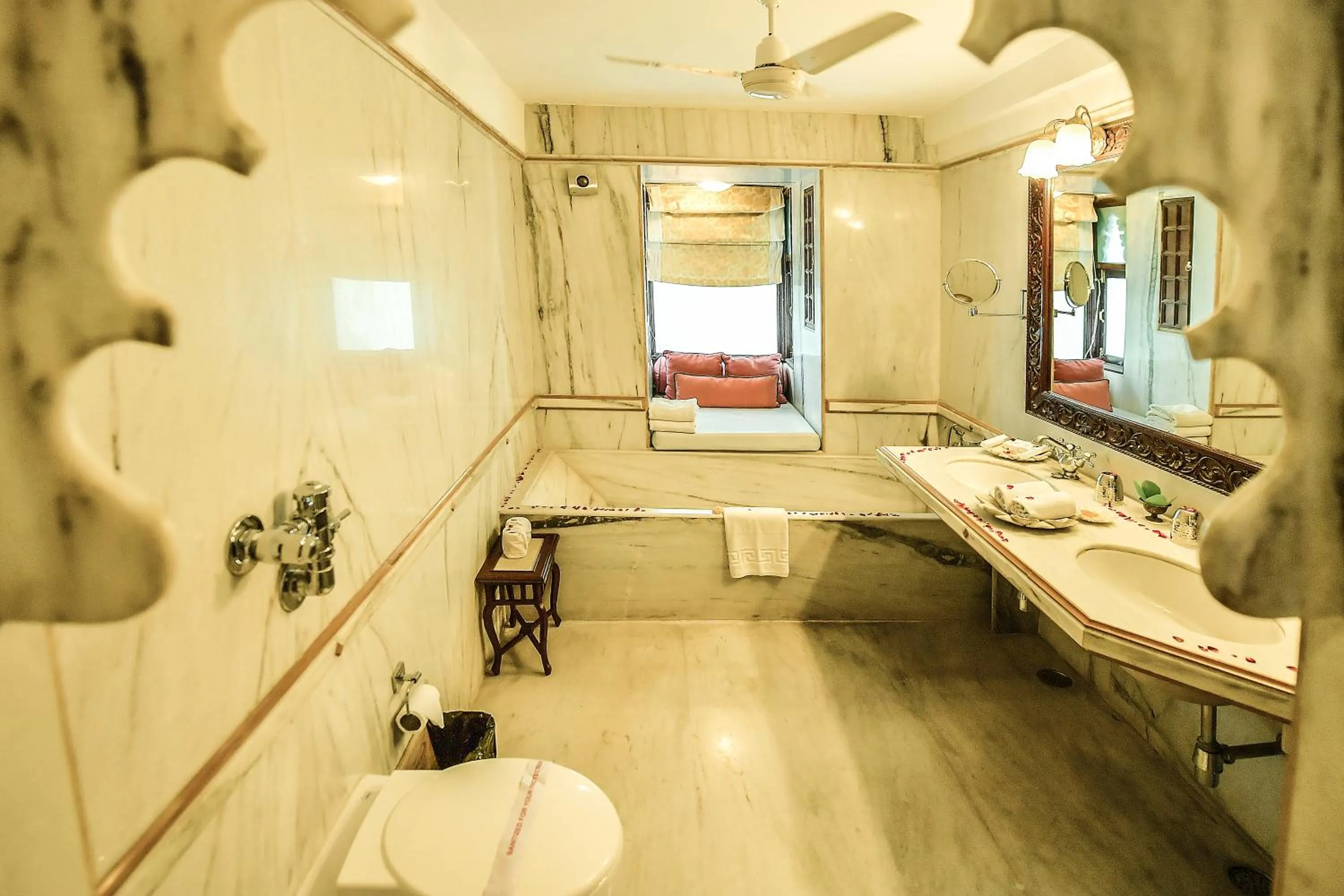 Day in Hotel Udai Kothi