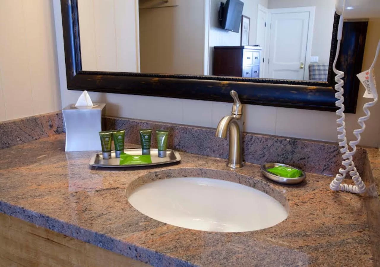 Shower in Nordic Inn