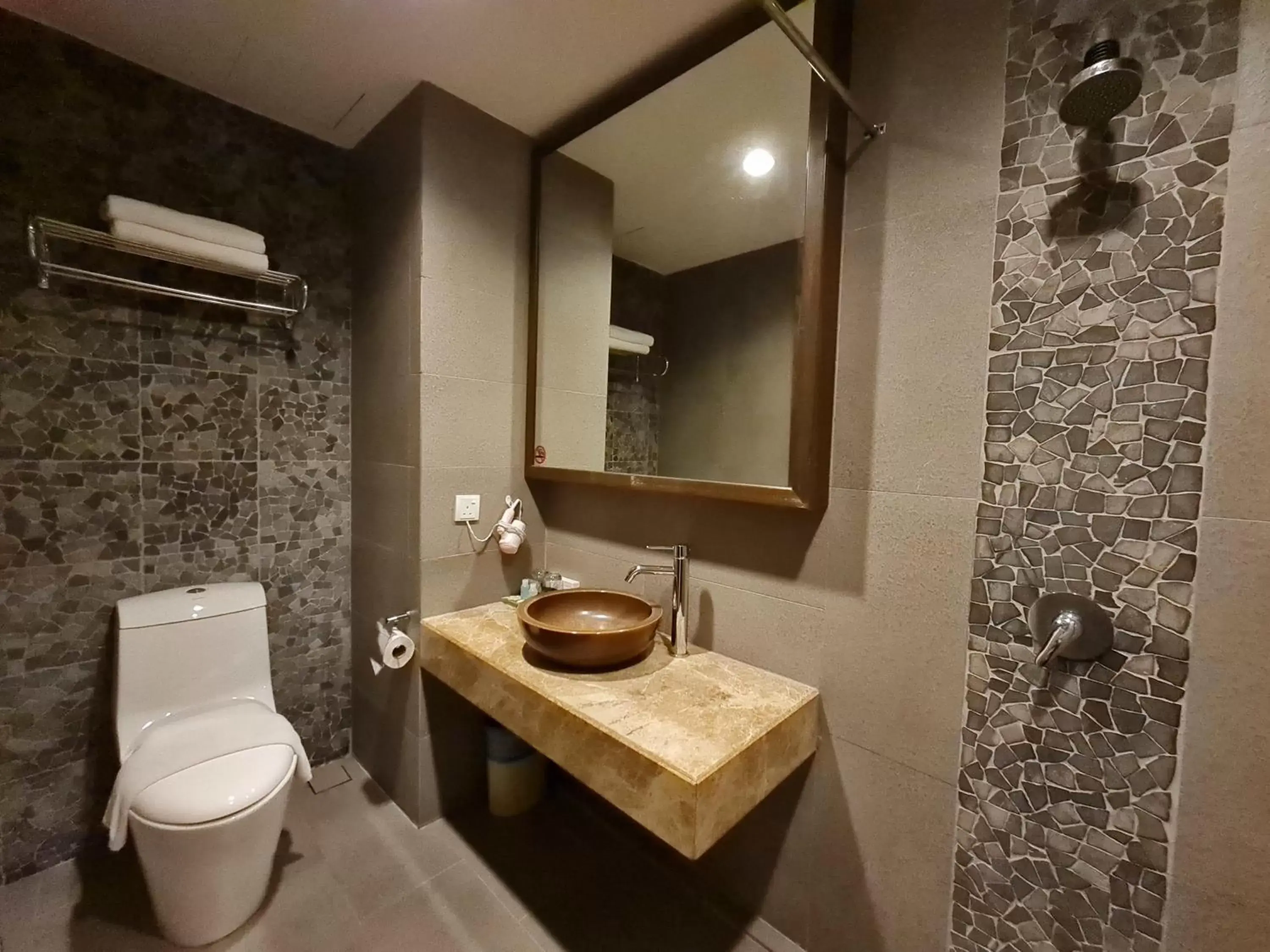 Deluxe King Room with Courtyard in Swan Garden Hotel Deluxe King Room with Courtyard in Swan Garden Hotel