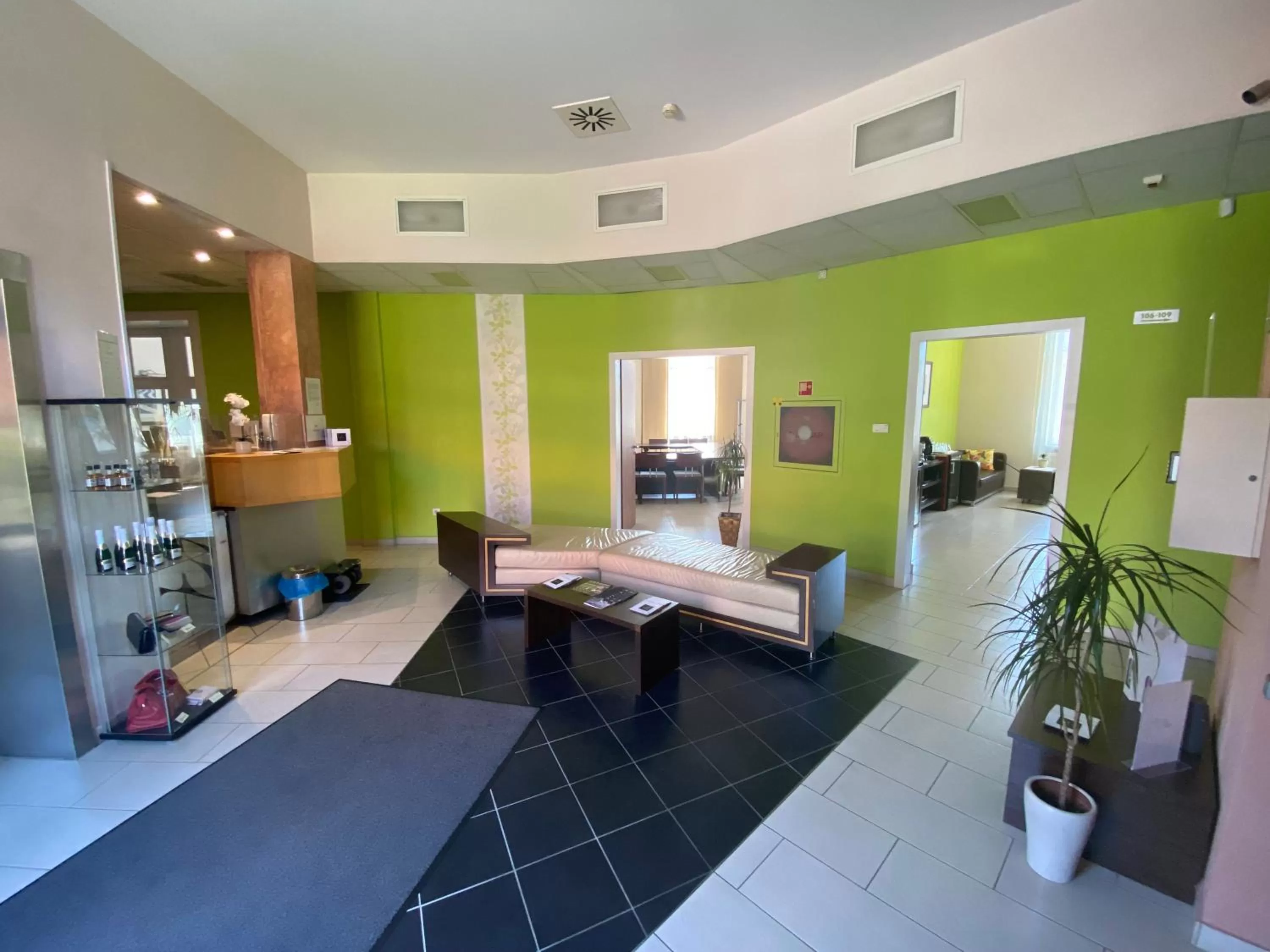 Lobby or reception in Boutique Hotel Sopianae