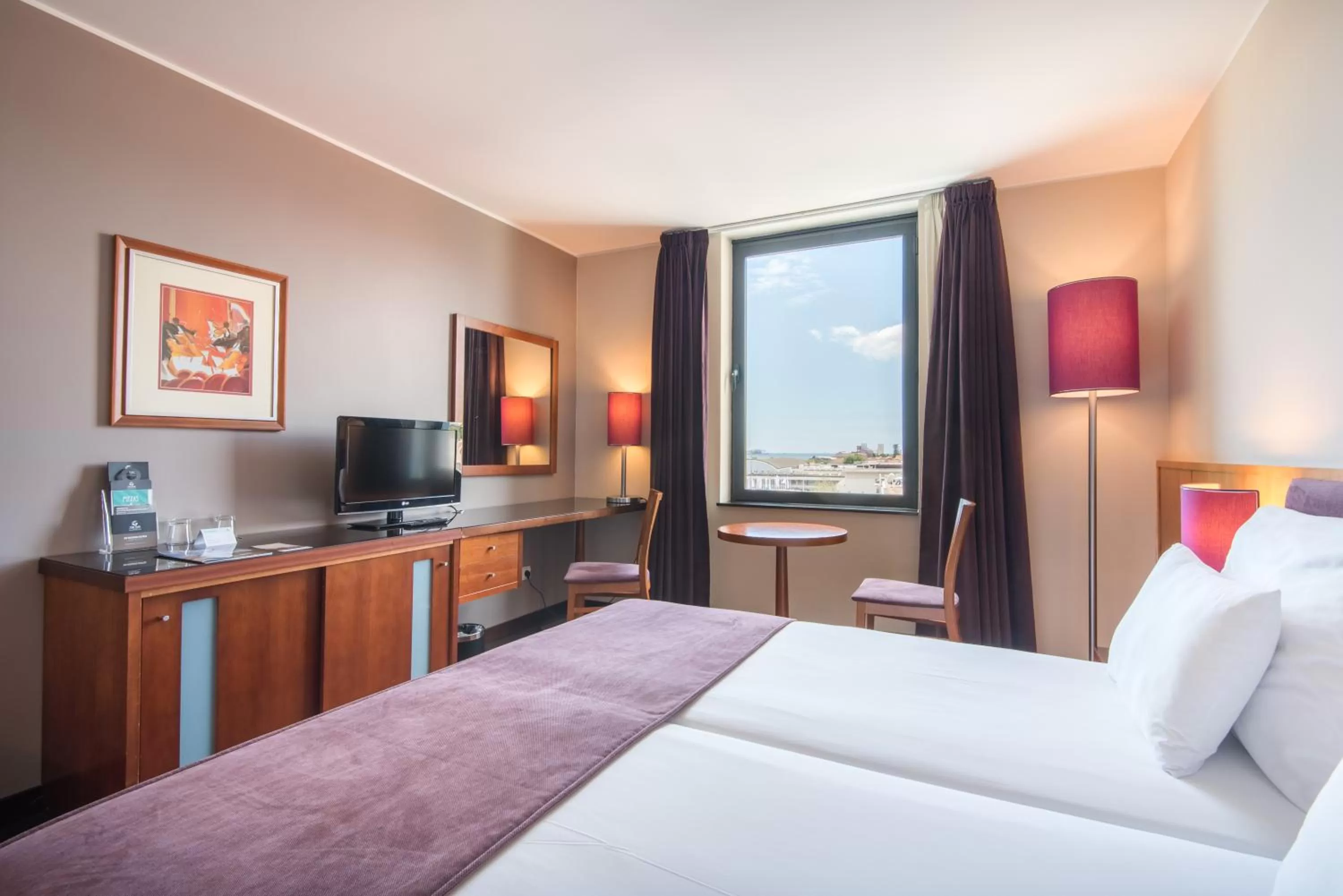 TV and multimedia, Bed in Vila Gale Opera