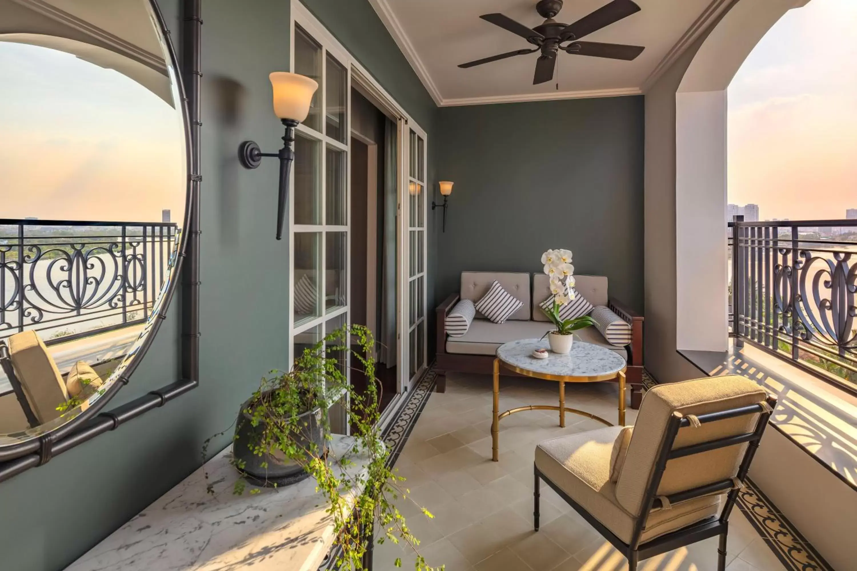 Presidential Suite in Mia Saigon – Luxury Boutique Hotel Presidential Suite in Mia Saigon – Luxury Boutique Hotel