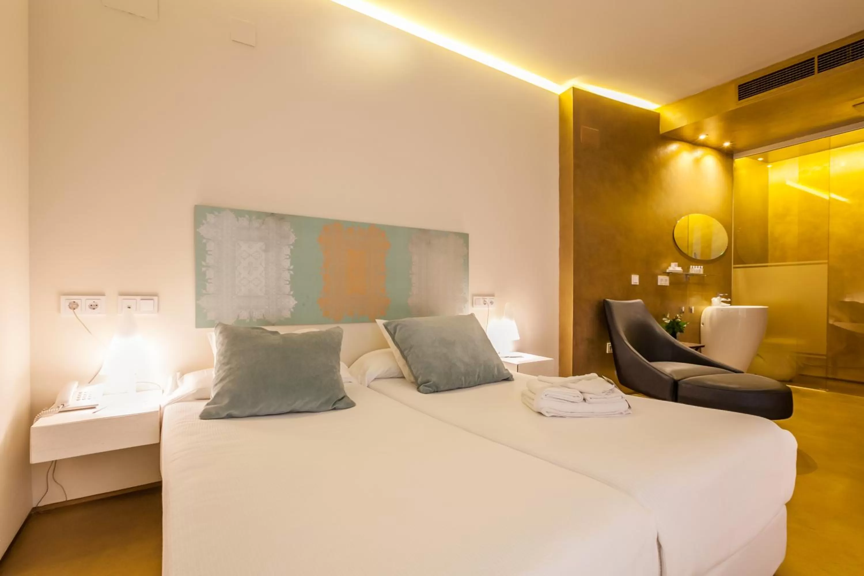 Photo of the whole room, Bed in Hotel Viento10