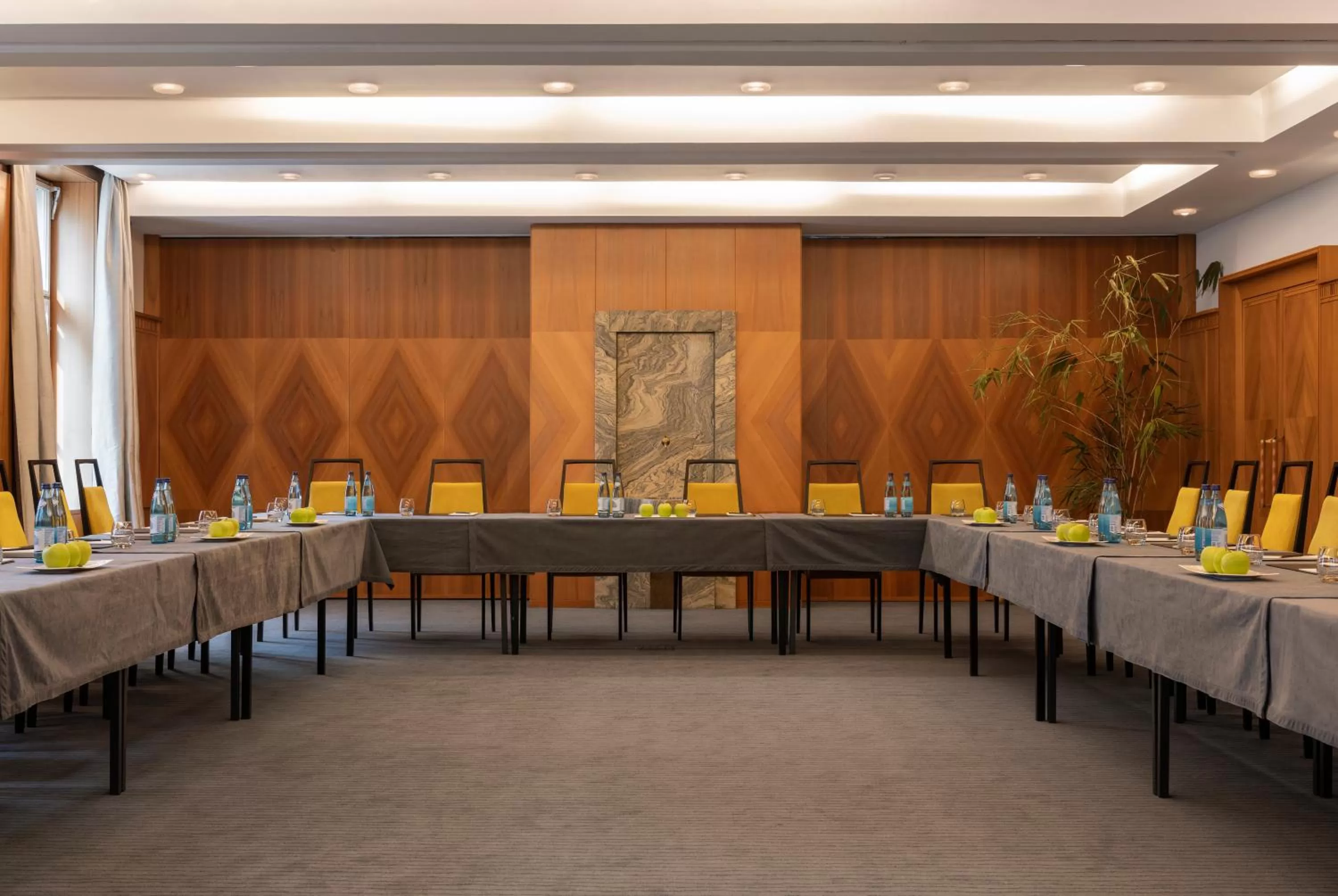 Business facilities in Parkhotel Laurin