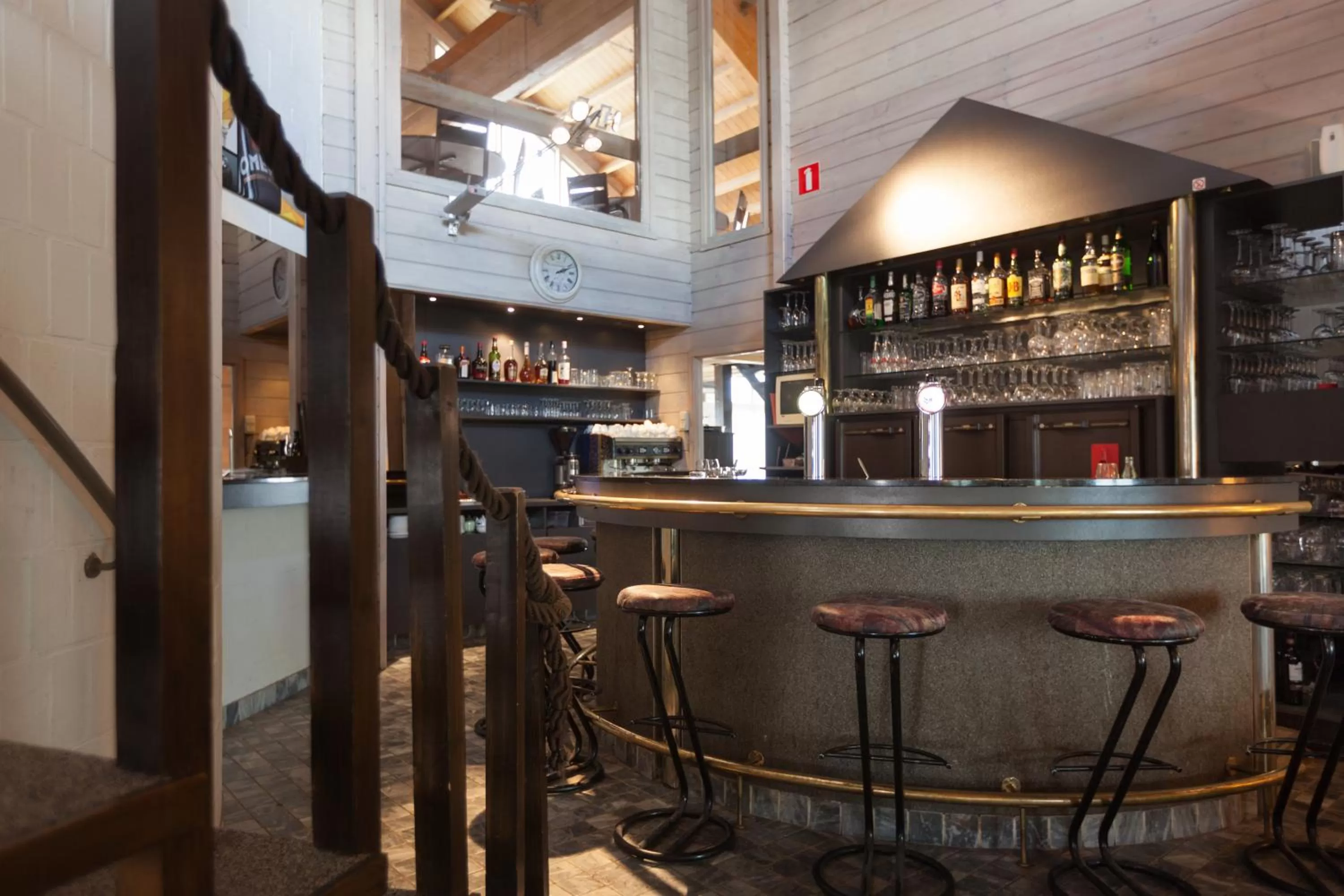 Lounge or bar in Flanders Lodge Hotel