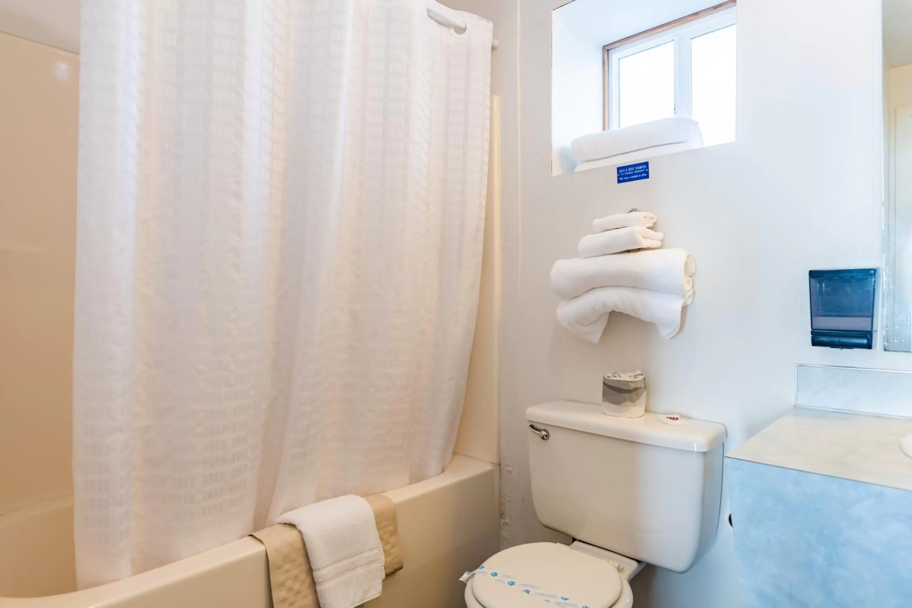 Bathroom in Seagull Beachfront Inn