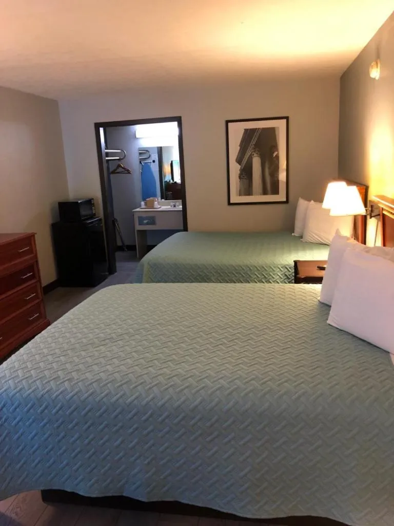 Bed in Springfield Inn TN