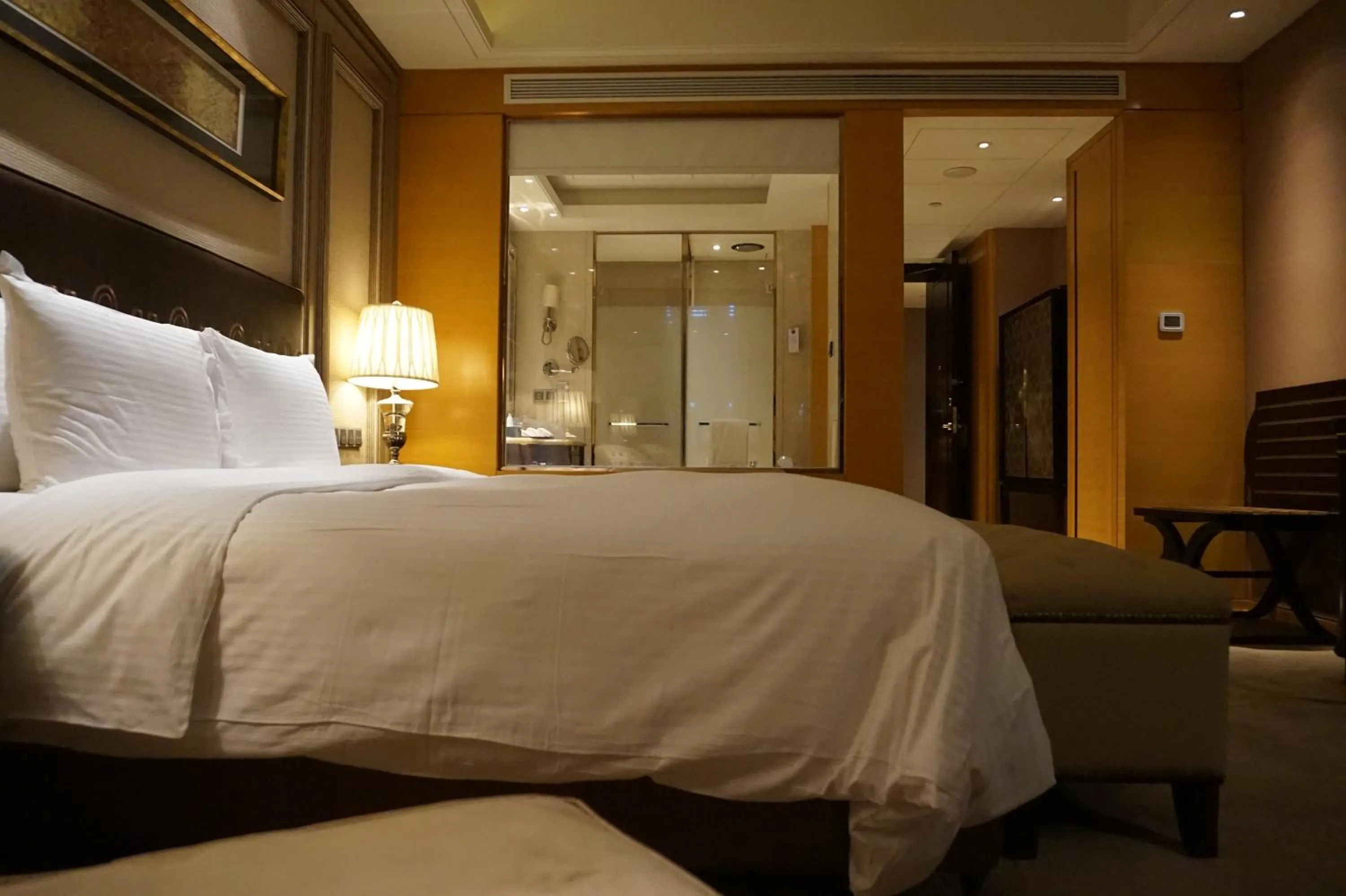 Photo of the whole room, Bed in Wanda Realm Harbin Hotel