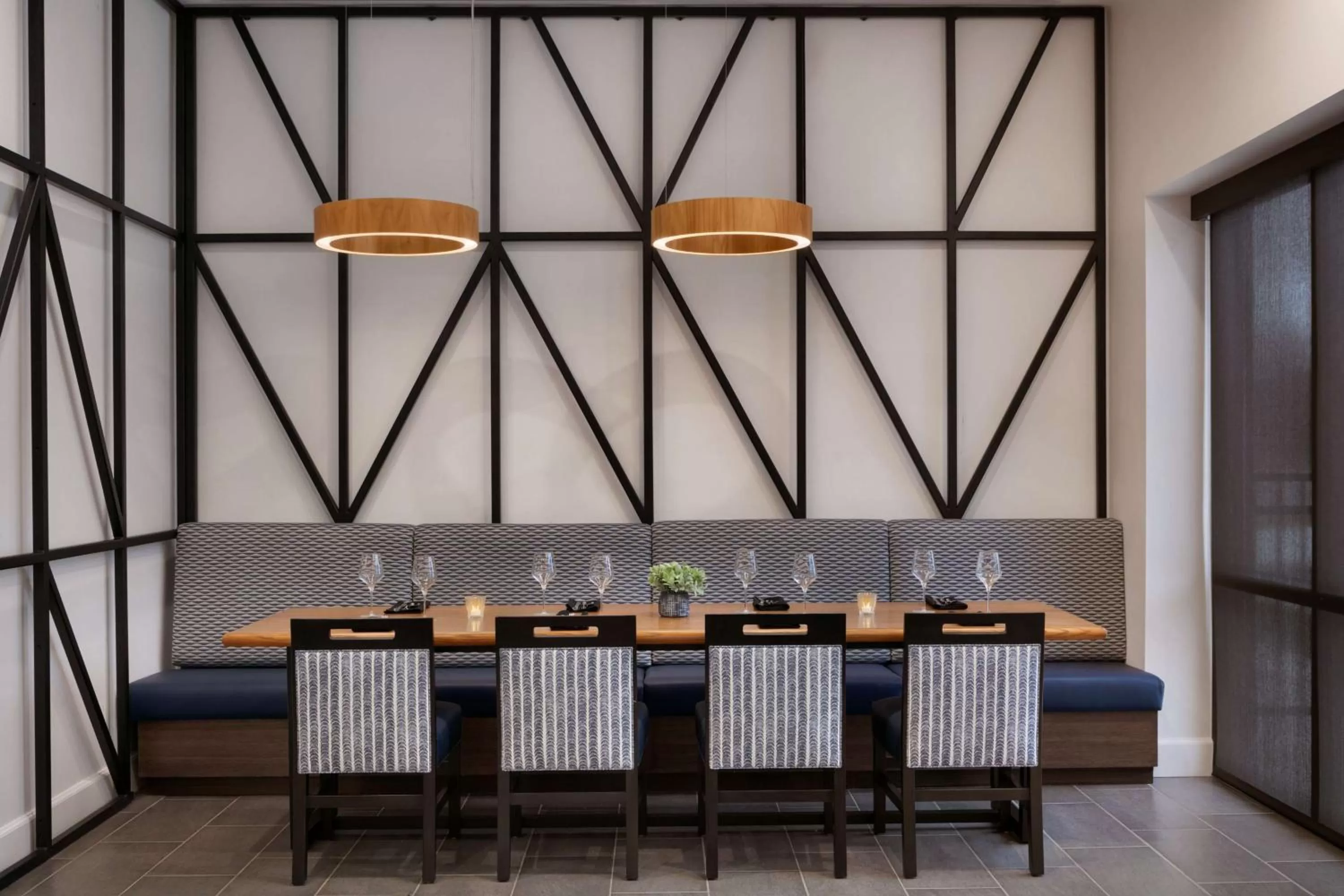 Restaurant/places to eat in DoubleTree by Hilton Canton Downtown