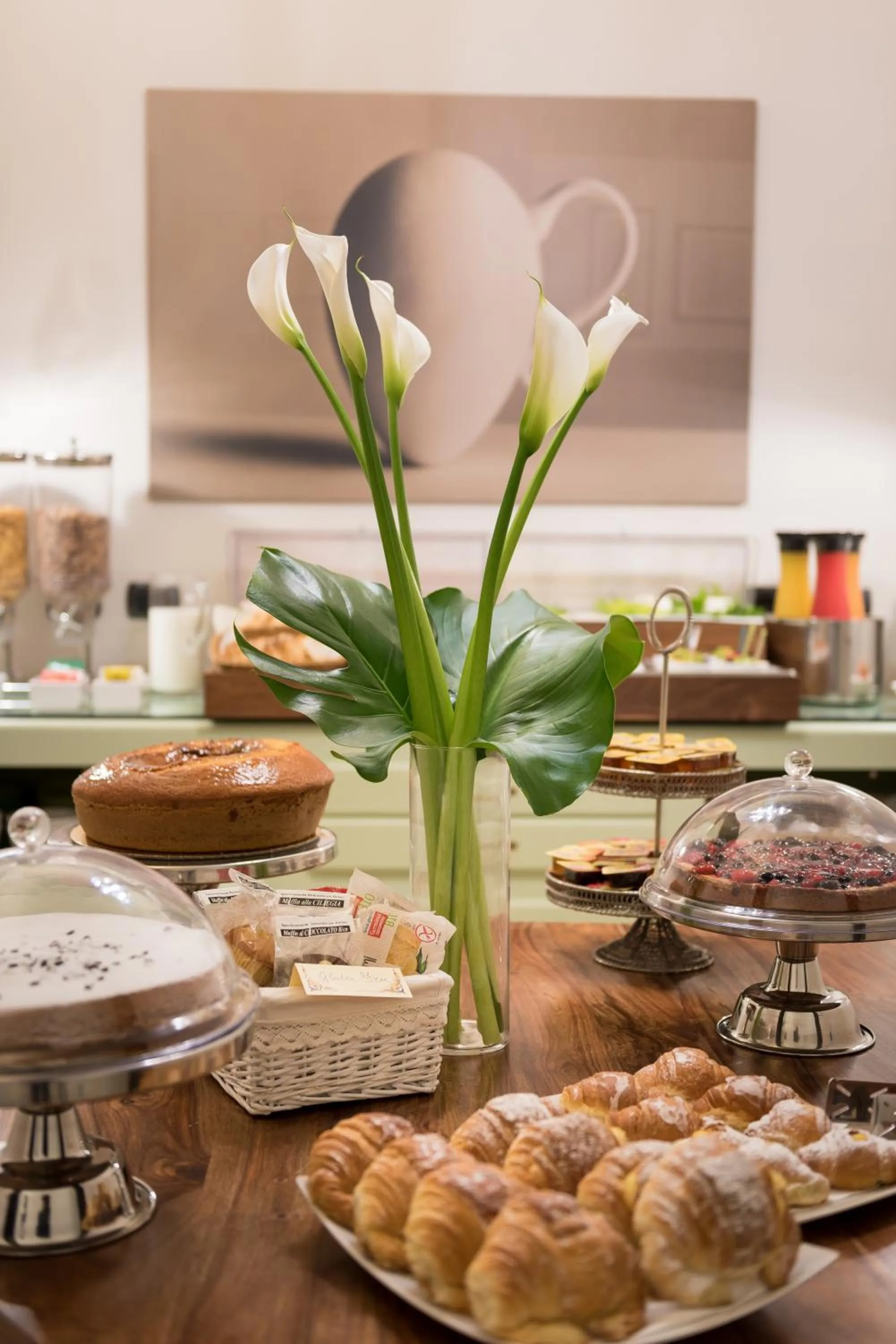 Breakfast in Deseo Home