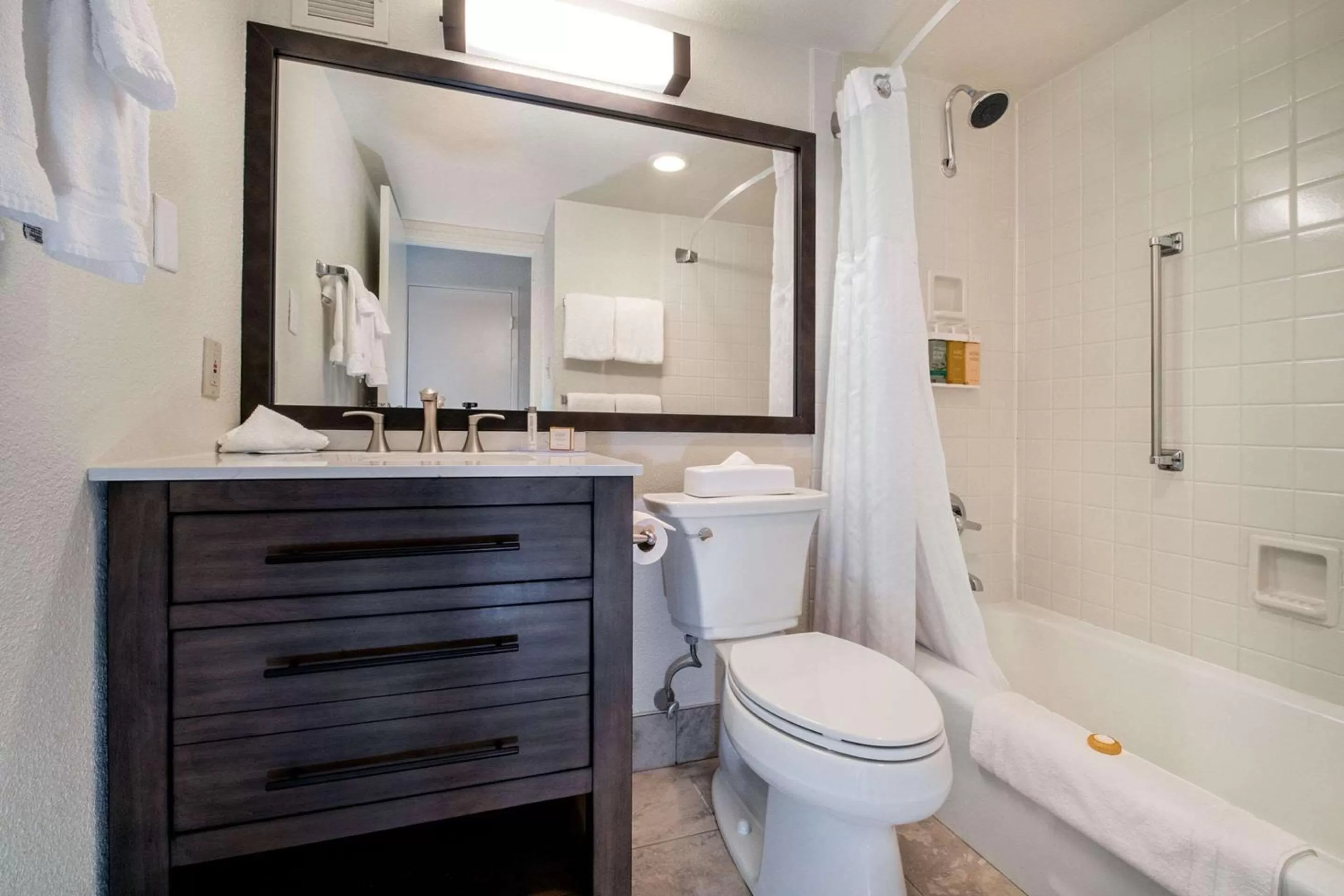 Bedroom in Holiday Inn Estes Park by IHG