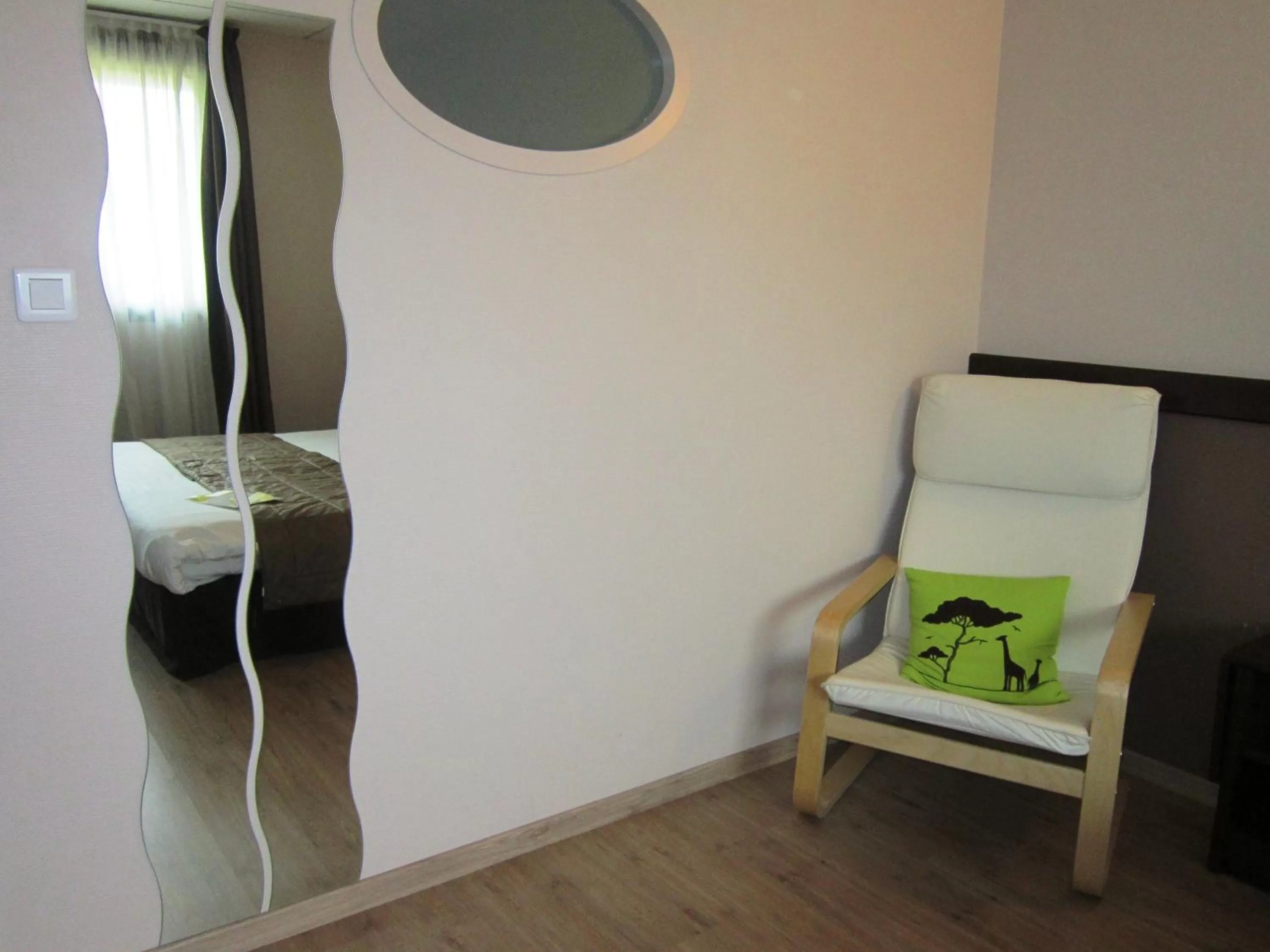 Bedroom in Hôtel Particulier VILLA DES MARAIS