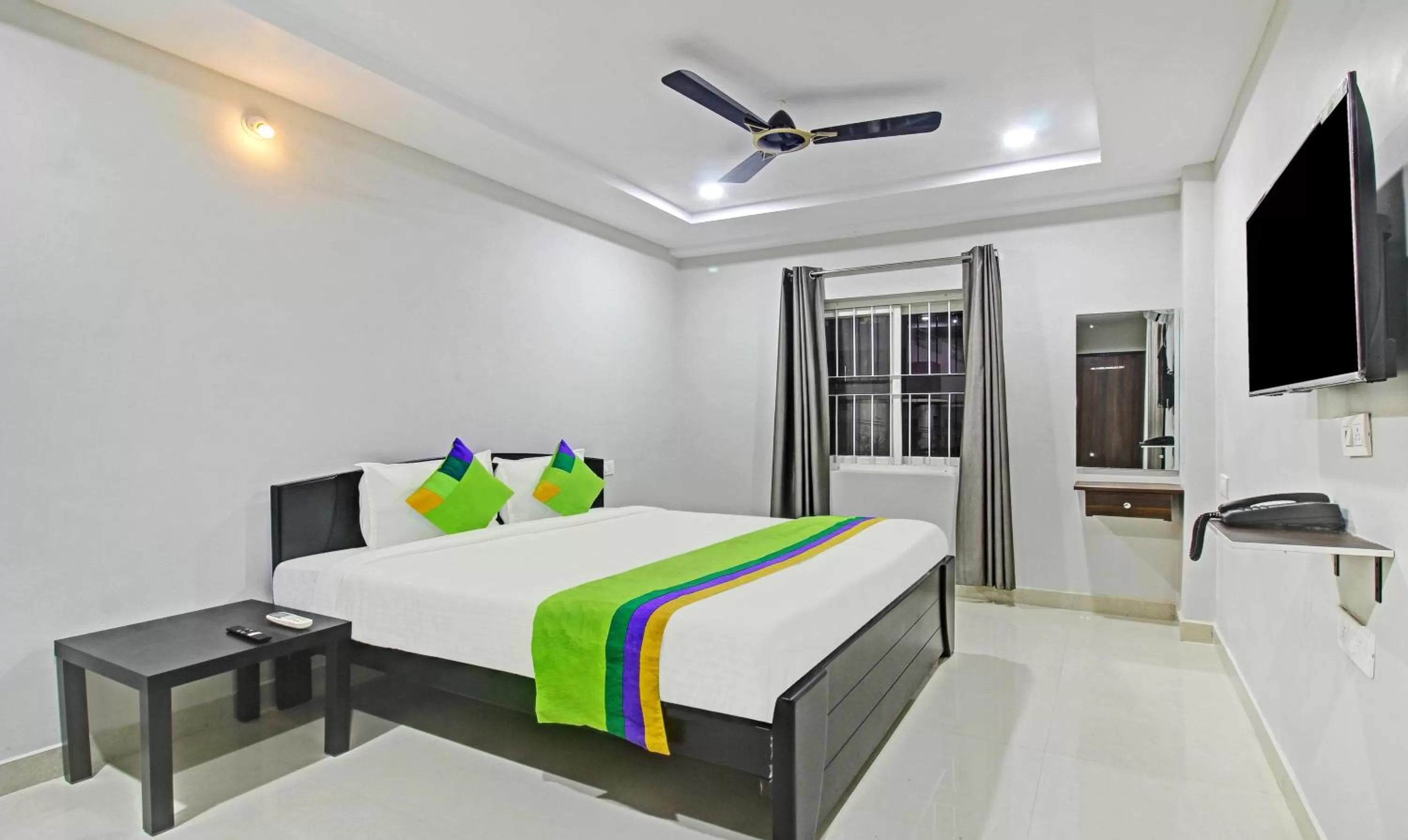 Bedroom, Bed in Itsy Hotels Sunrise Grand, Hitech City