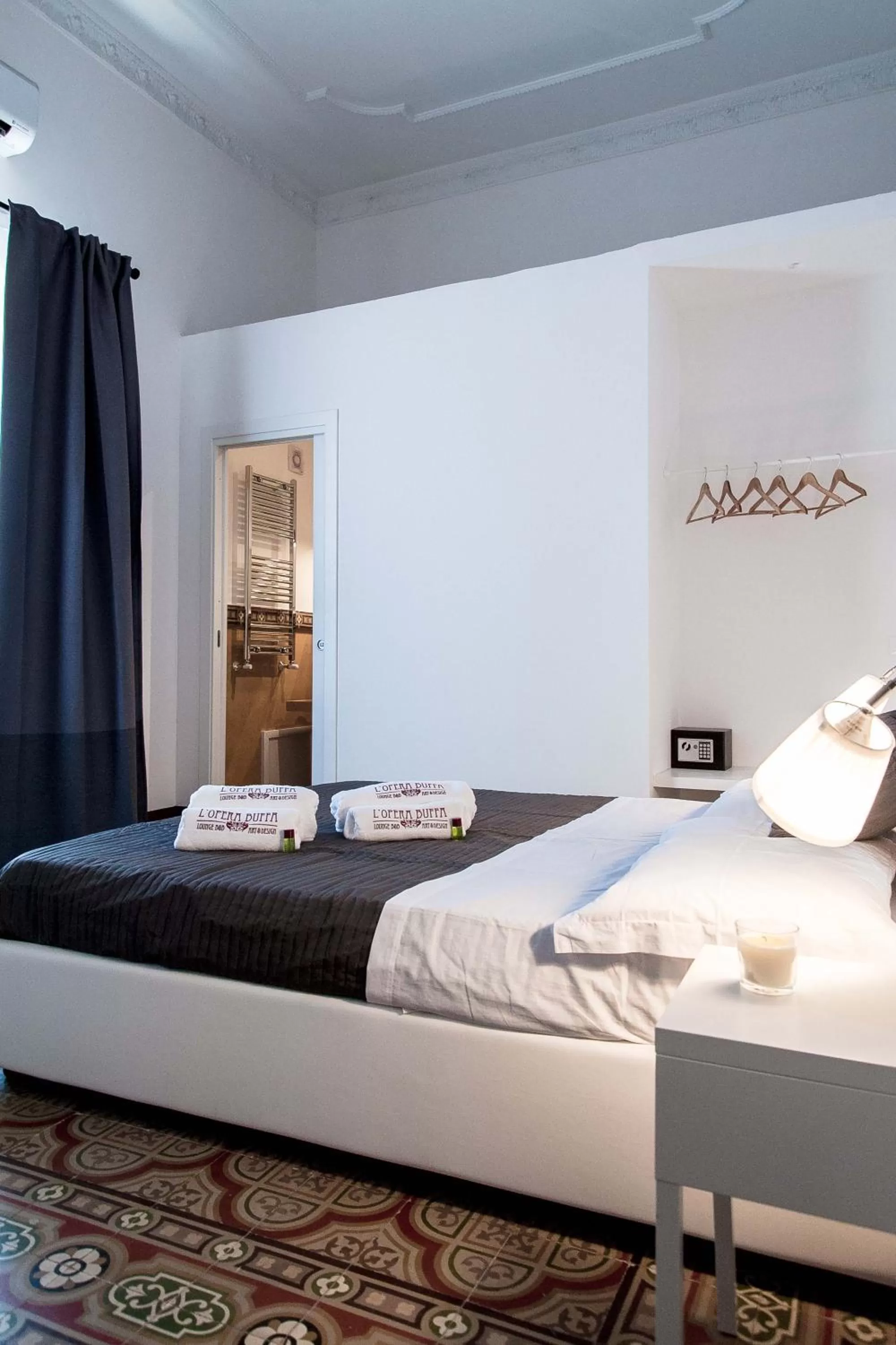 Bed in L'Opera Buffa