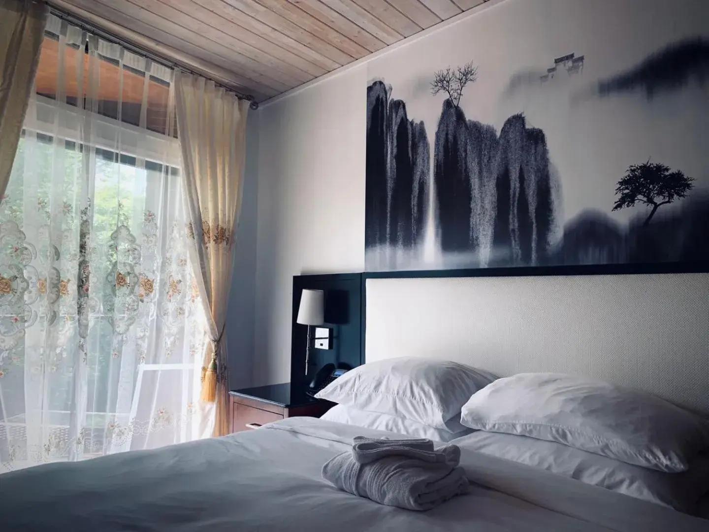 Family Room with Balcony in Wangshi China Palace Family Room with Balcony in Wangshi China Palace