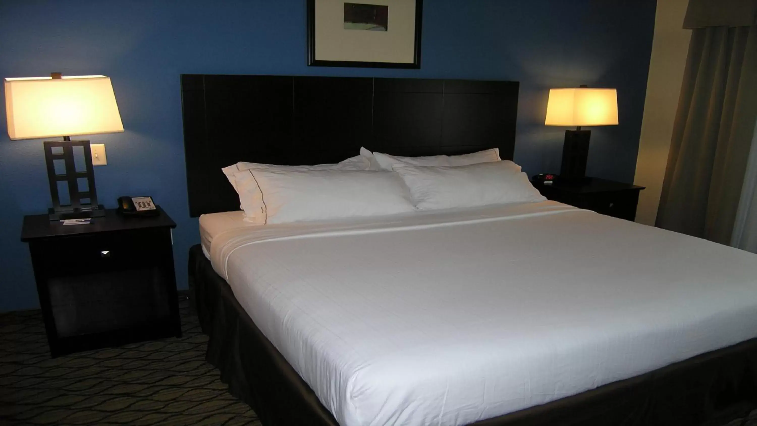 King Room - Hearing Accessible/Non-Smoking in Holiday Inn Express & Suites Belle Vernon, an IHG Hotel King Room - Hearing Accessible/Non-Smoking in Holiday Inn Express & Suites Belle Vernon, an IHG Hotel
