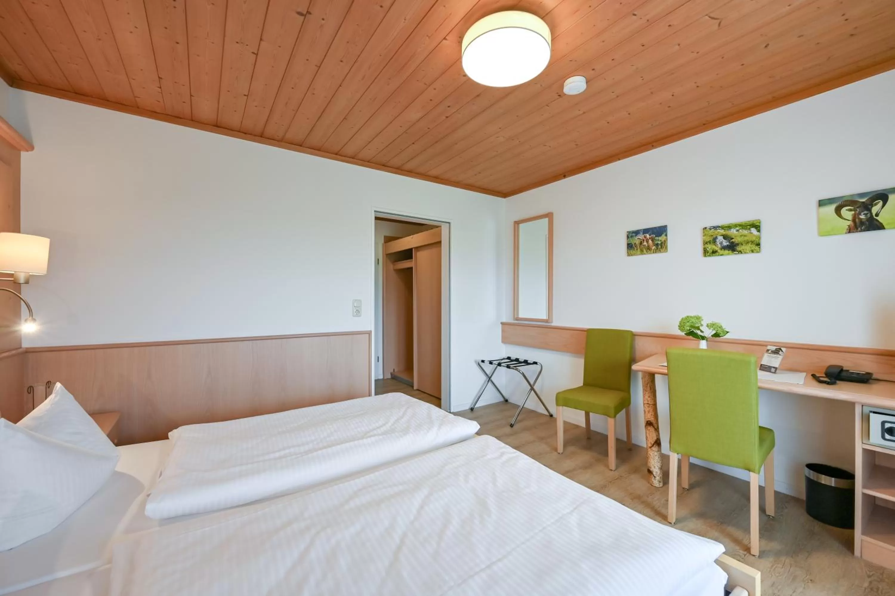 Photo of the whole room, Bed in Landhaus Grobert
