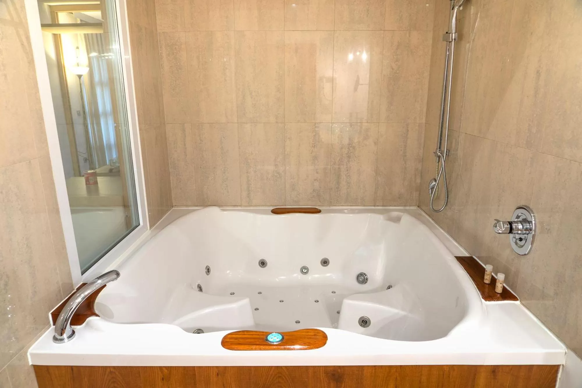 Hot Tub in Hotel Spa La Casa del Rector Almagro