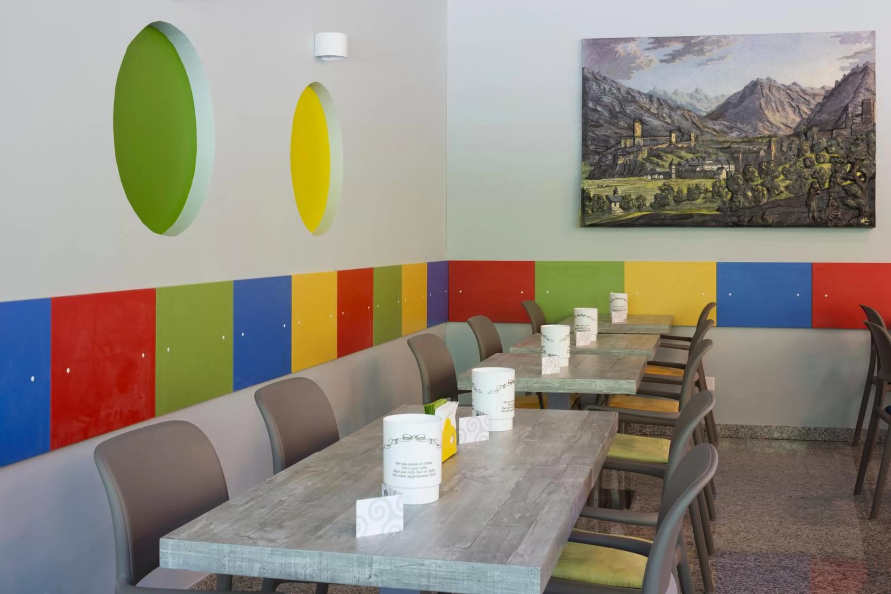 Restaurant/places to eat in Hotel Liberty Self Check-In