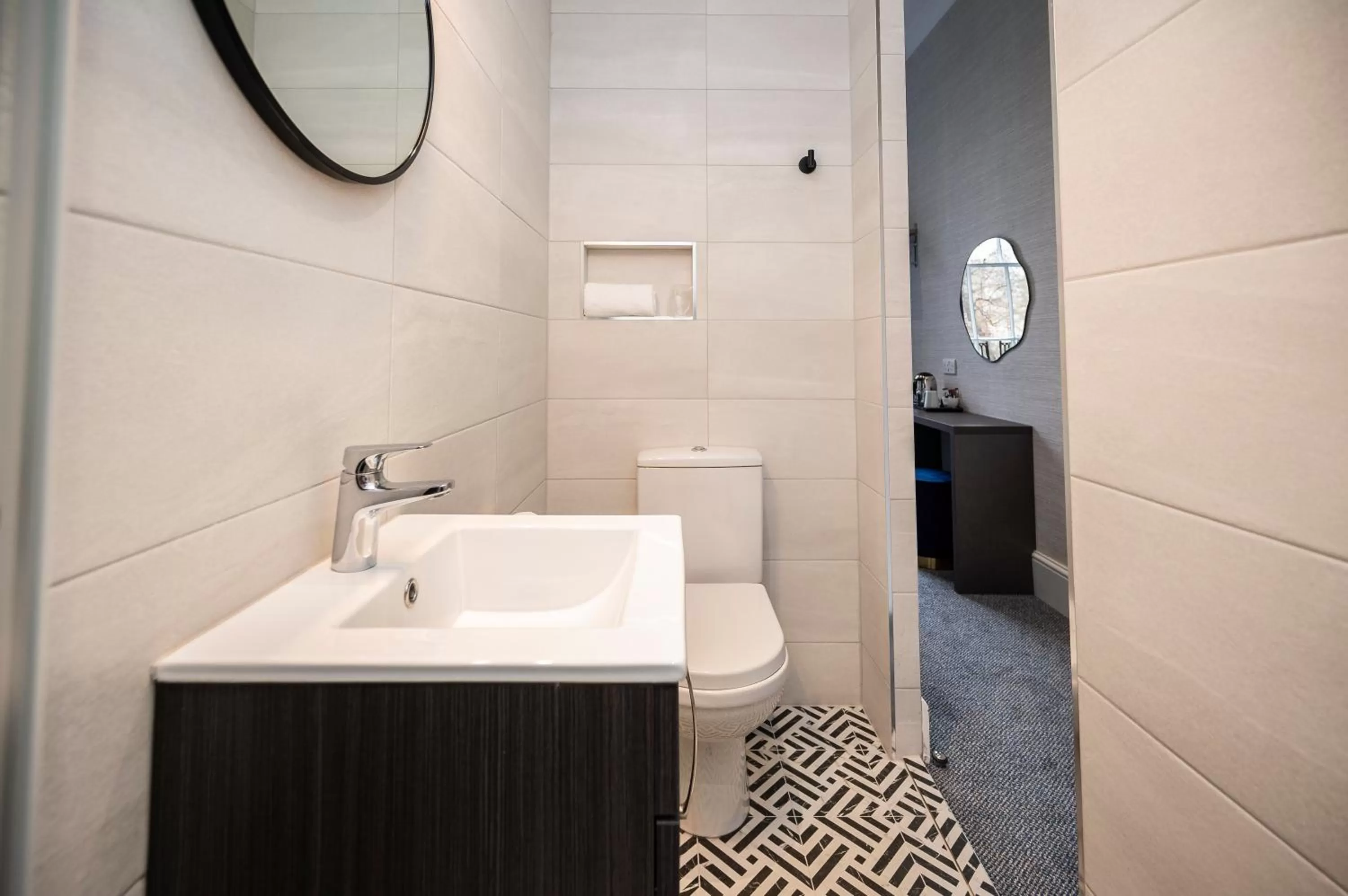 Bathroom in Mentone Hotel