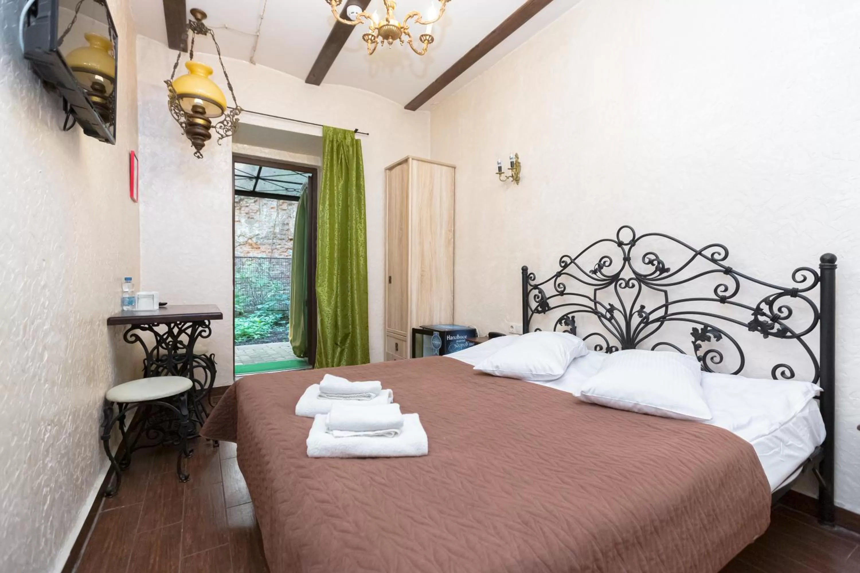 Bed in Staryi Krakiv