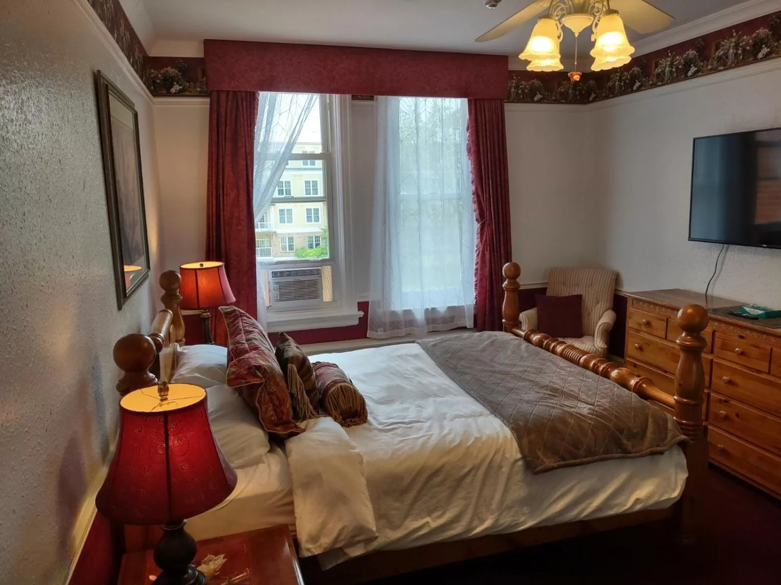 Bedroom, Bed in The King George Inn