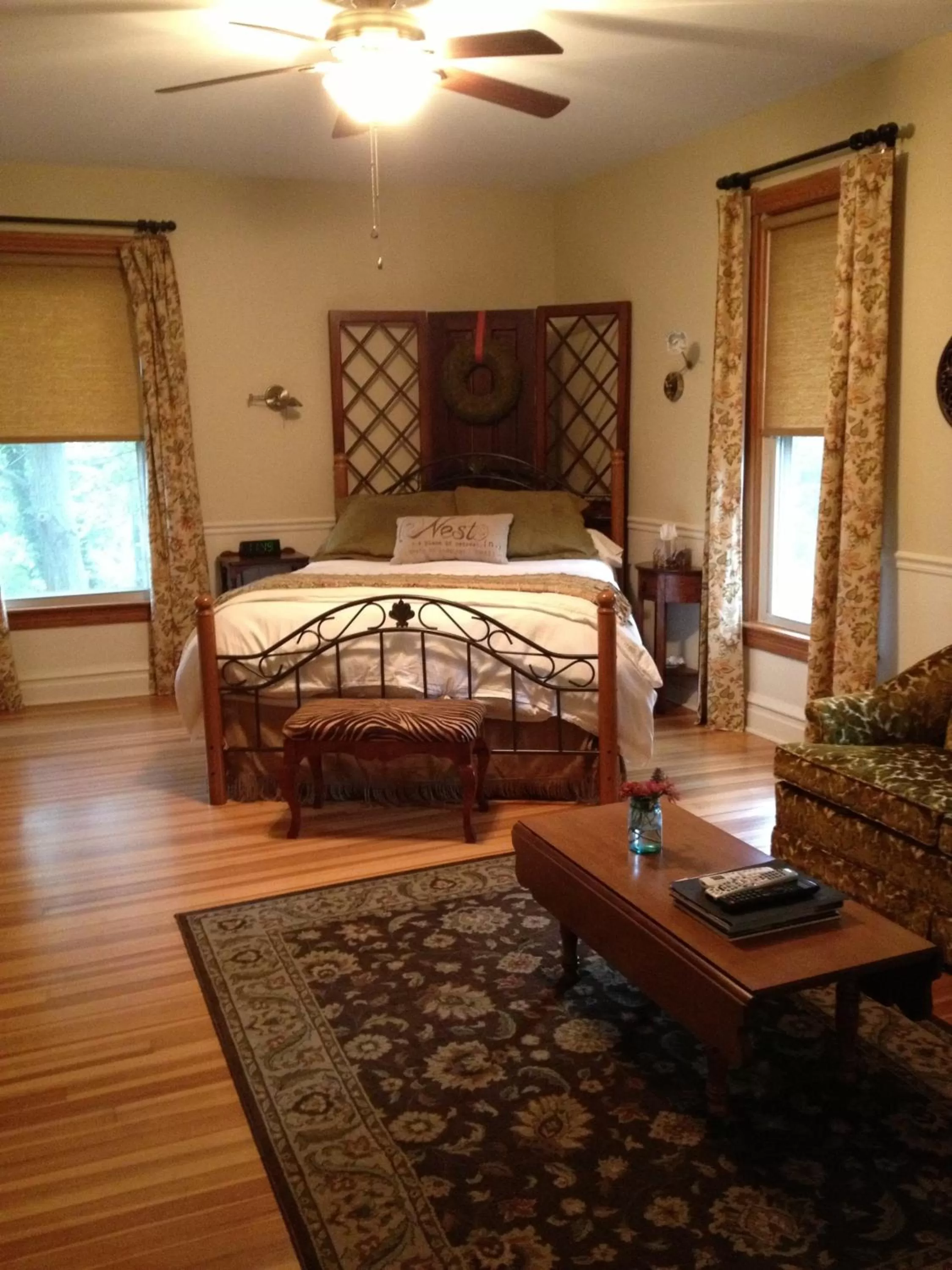 Bed in The Inn at Ragged Edge