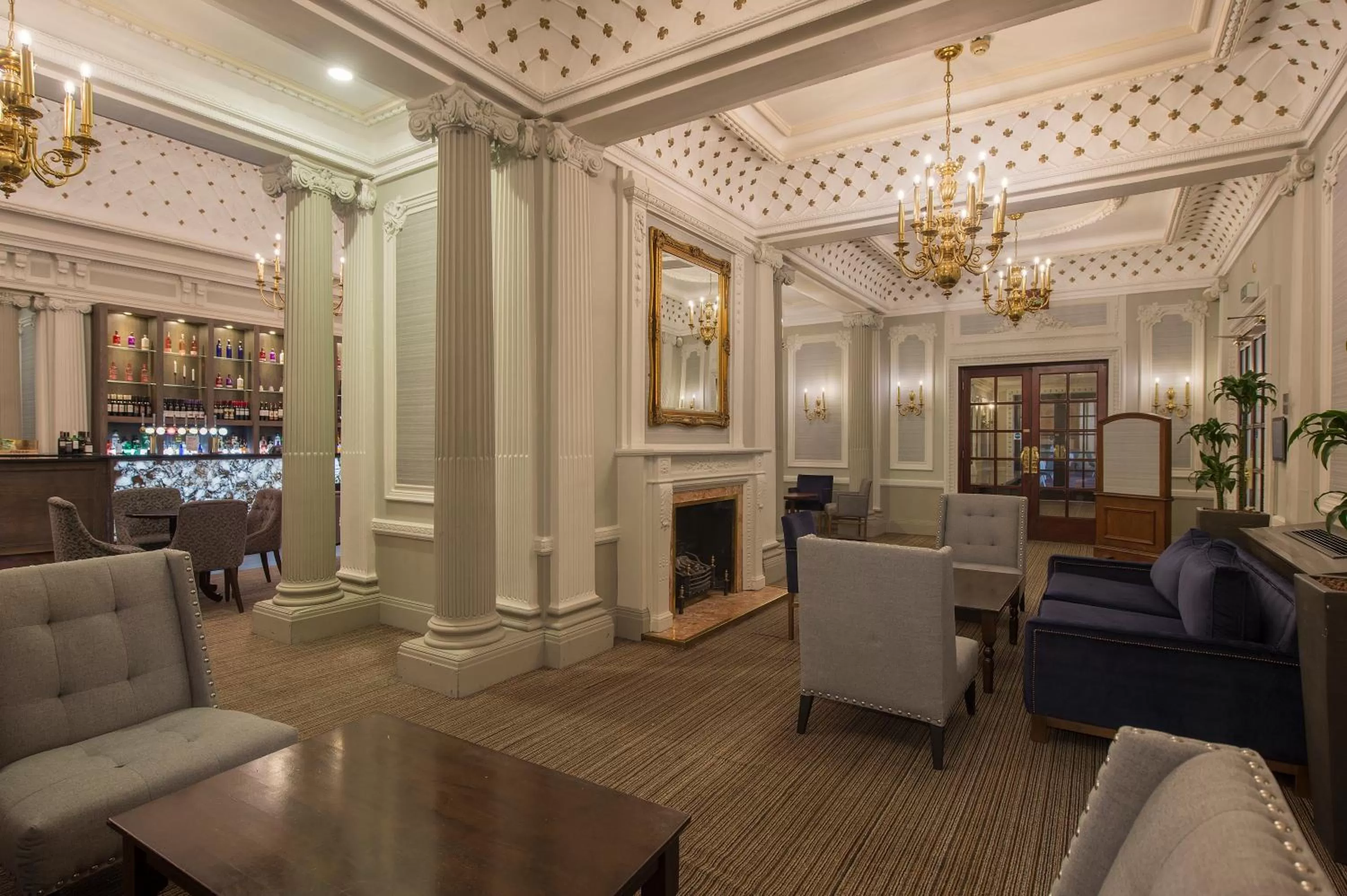 Lounge or bar in Crowne Plaza Royal Victoria - Sheffield by IHG