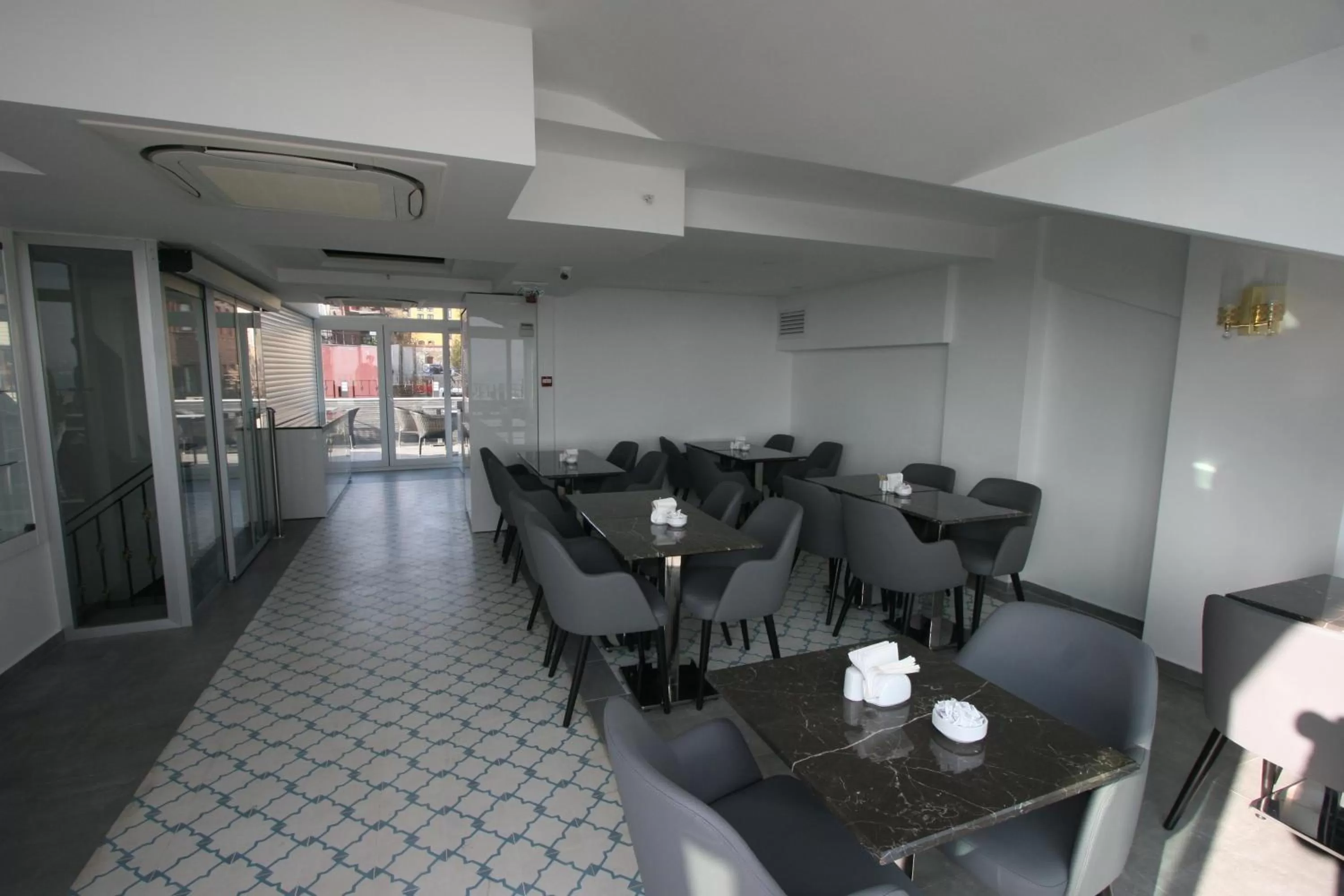 Breakfast, Restaurant/Places to Eat in Ligos