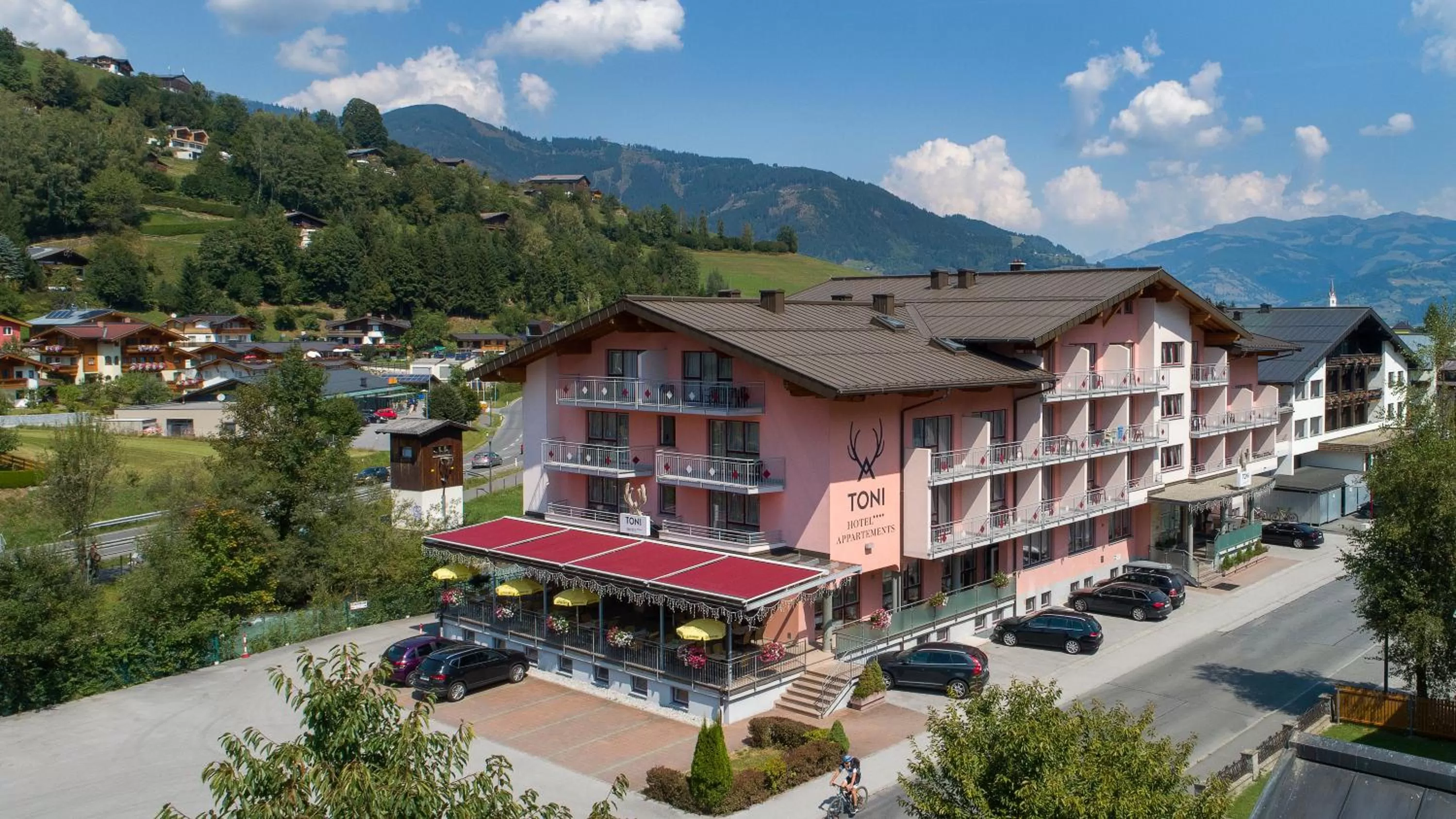 Bird's eye view, Bird's-eye View in Hotel TONI inklusive Zell am See - Kaprun Sommerkarte