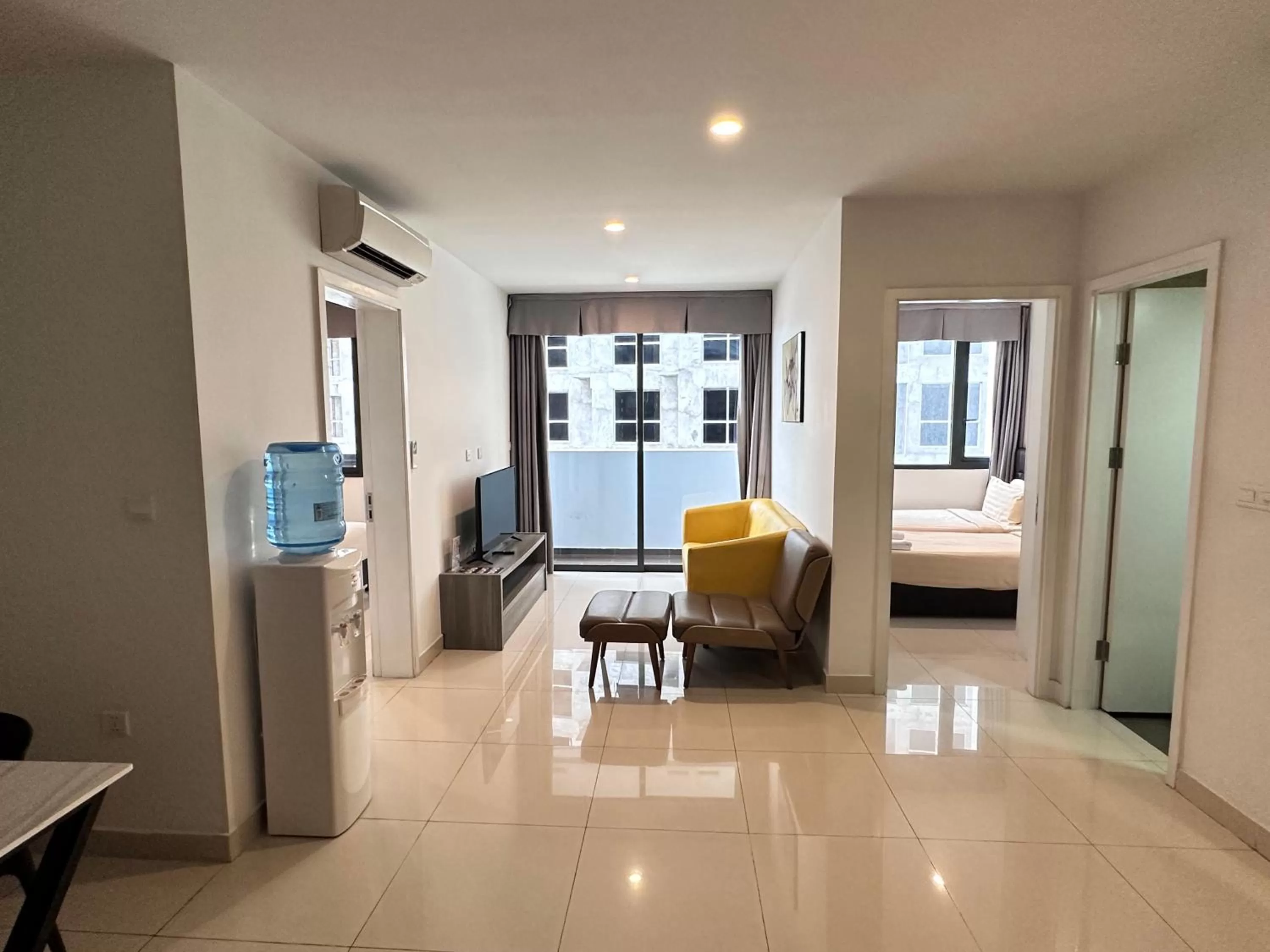 Living room, Bed in The Bridge Club