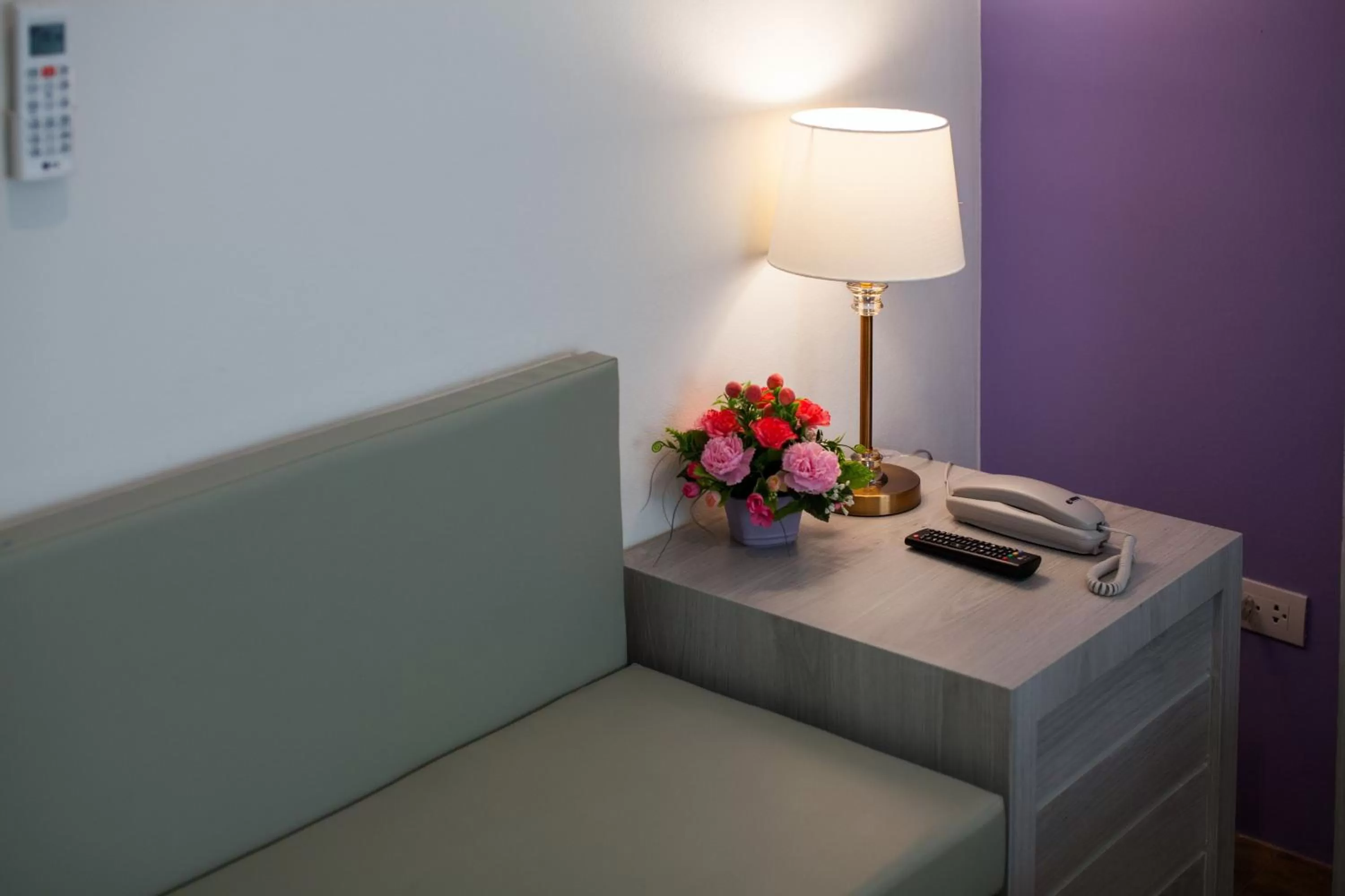 Photo of the whole room in Anchan Laguna Hotel โรงแรมอัญชันลากูน่า