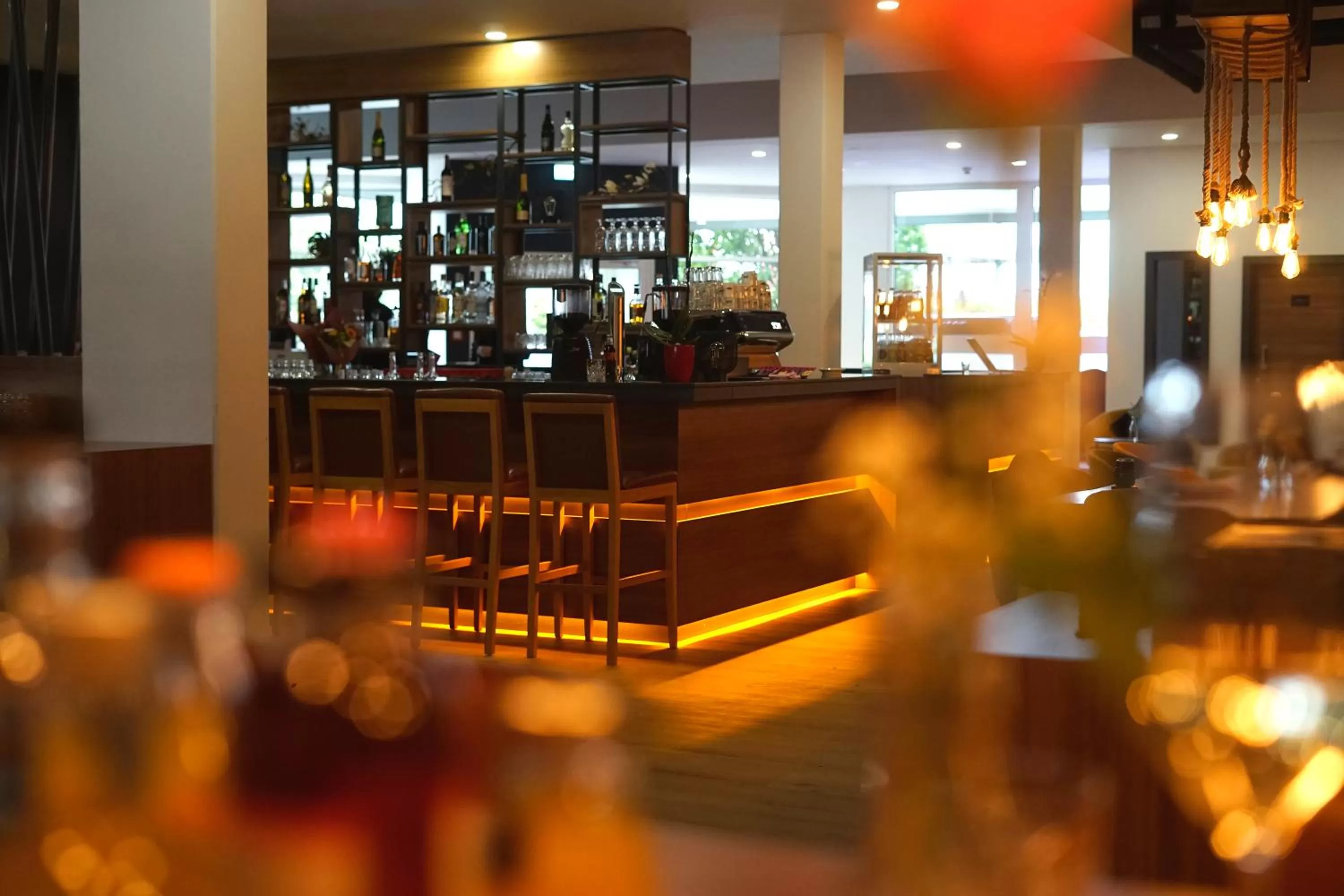Lounge or bar in DIWOTEL by Trip Inn Frankfurt Airport Dreieich