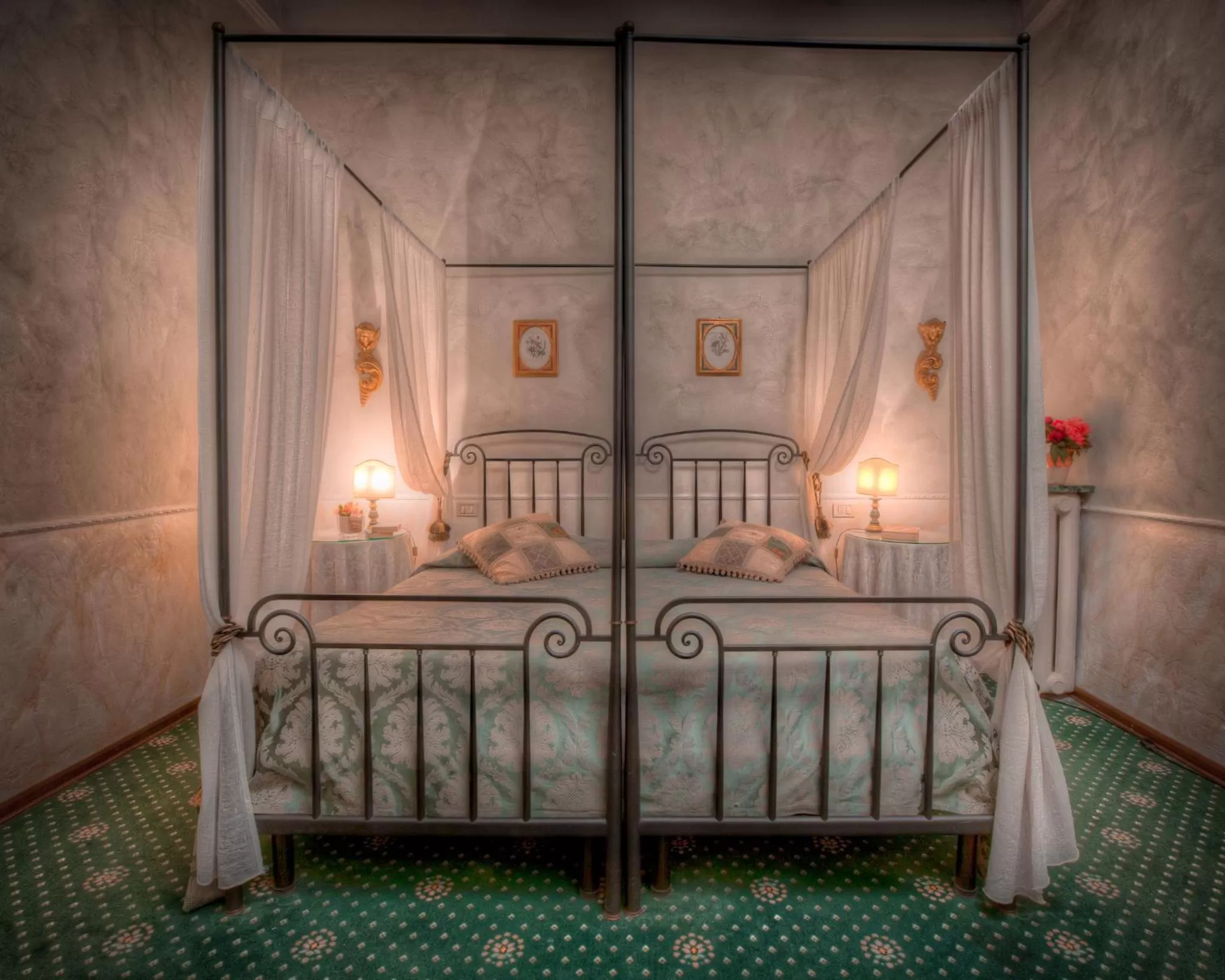 Photo of the whole room, Bed in Hotel Torre Guelfa Palazzo Acciaiuoli