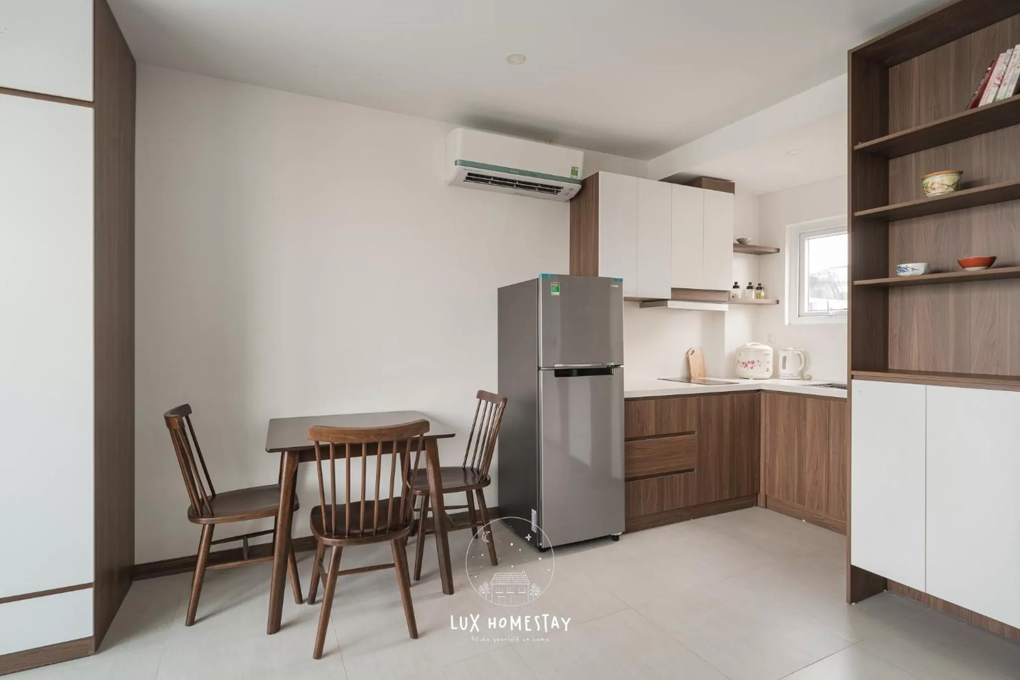 Kitchen or kitchenette in Lux Westlake Studio