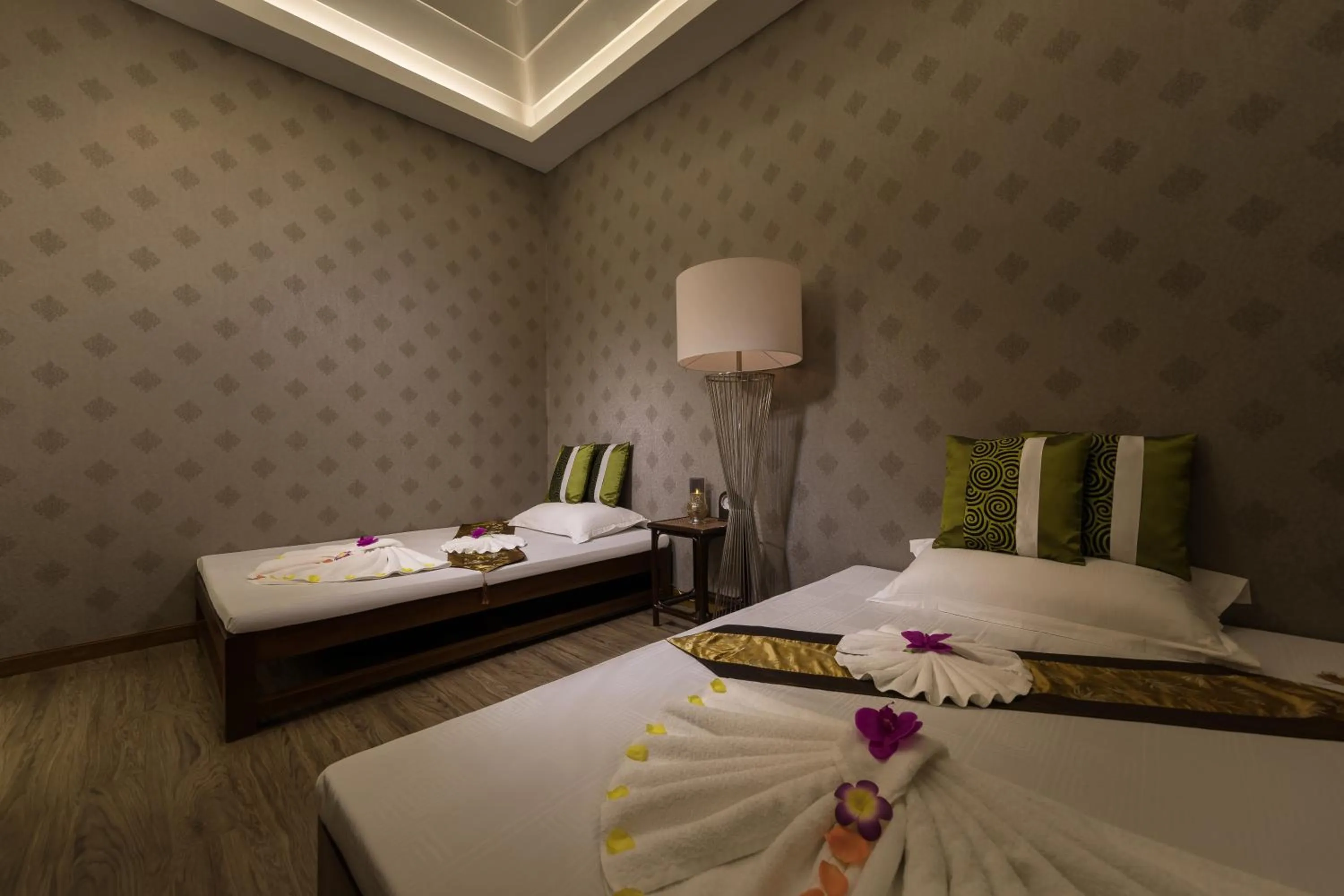 Massage in Best Western Green Hill Hotel