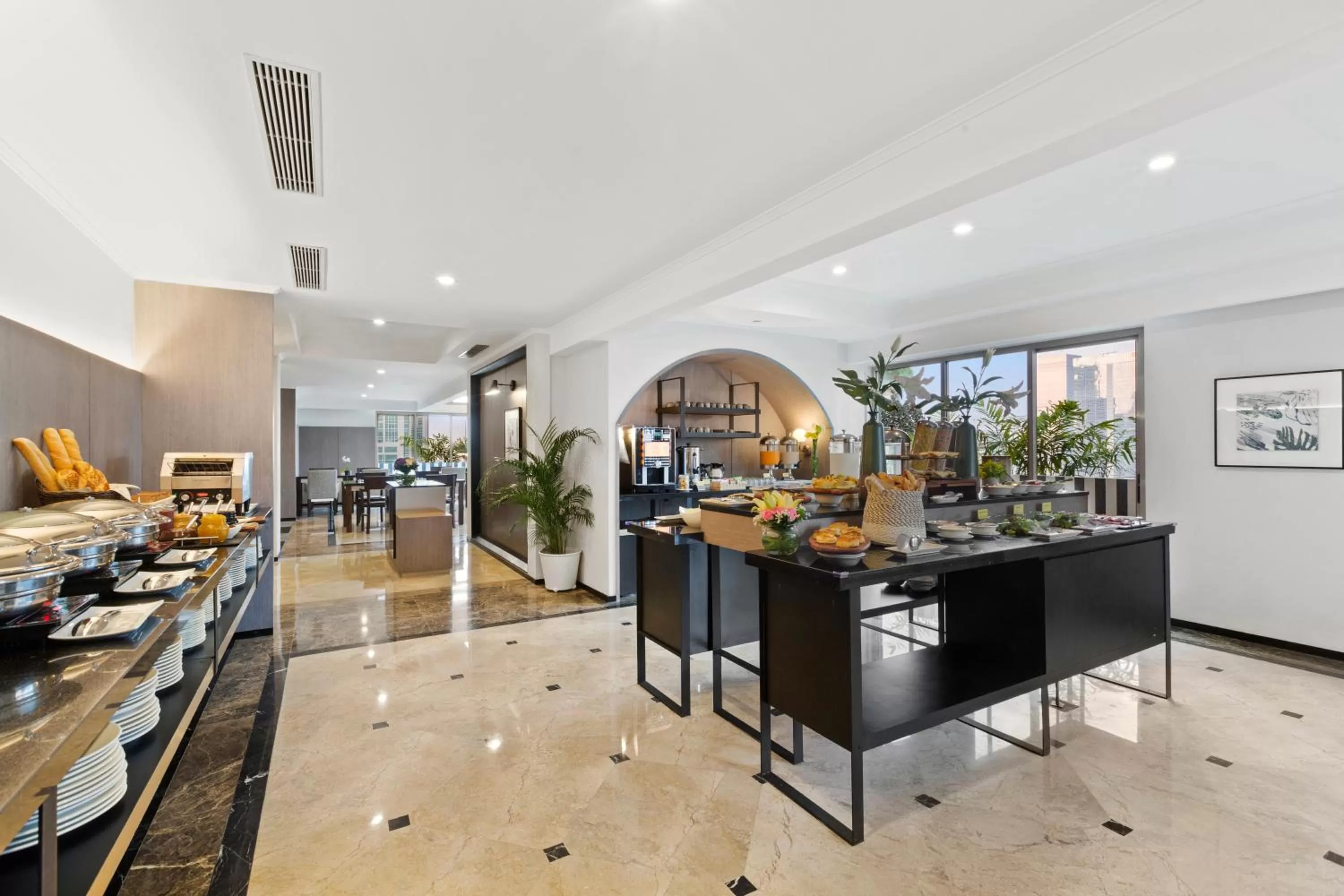 Restaurant/places to eat in Somerset Grand Citra Jakarta