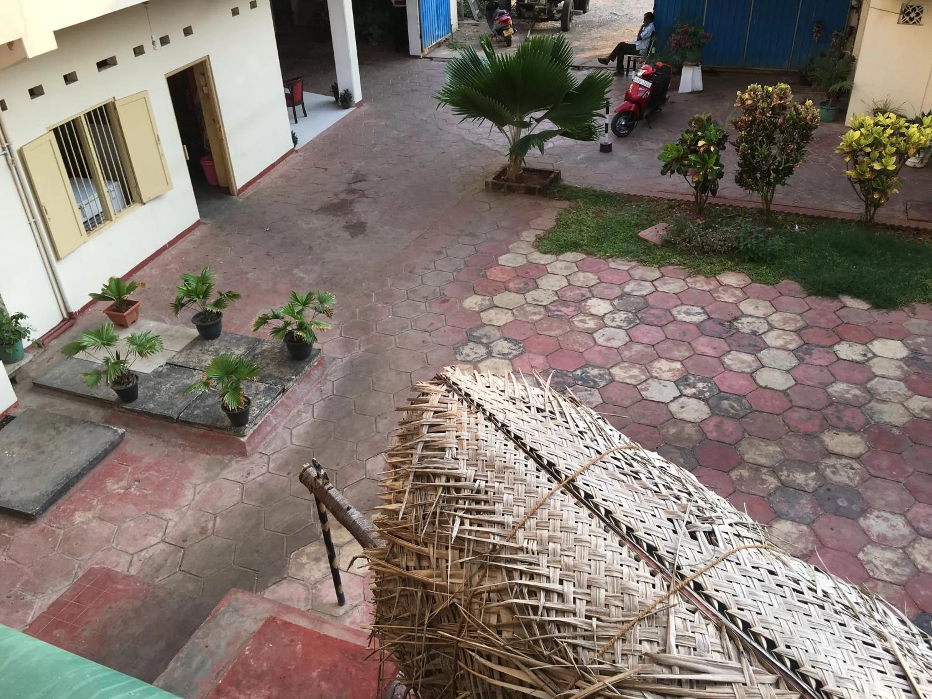 Area and facilities in Gnaanams Hotel and Restaurant