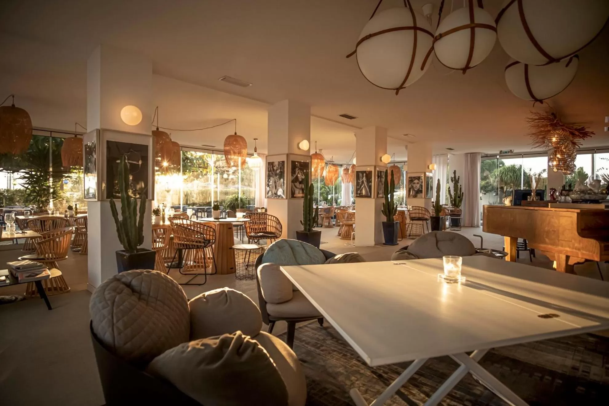 Restaurant/places to eat in Hôtel La Reine Jane