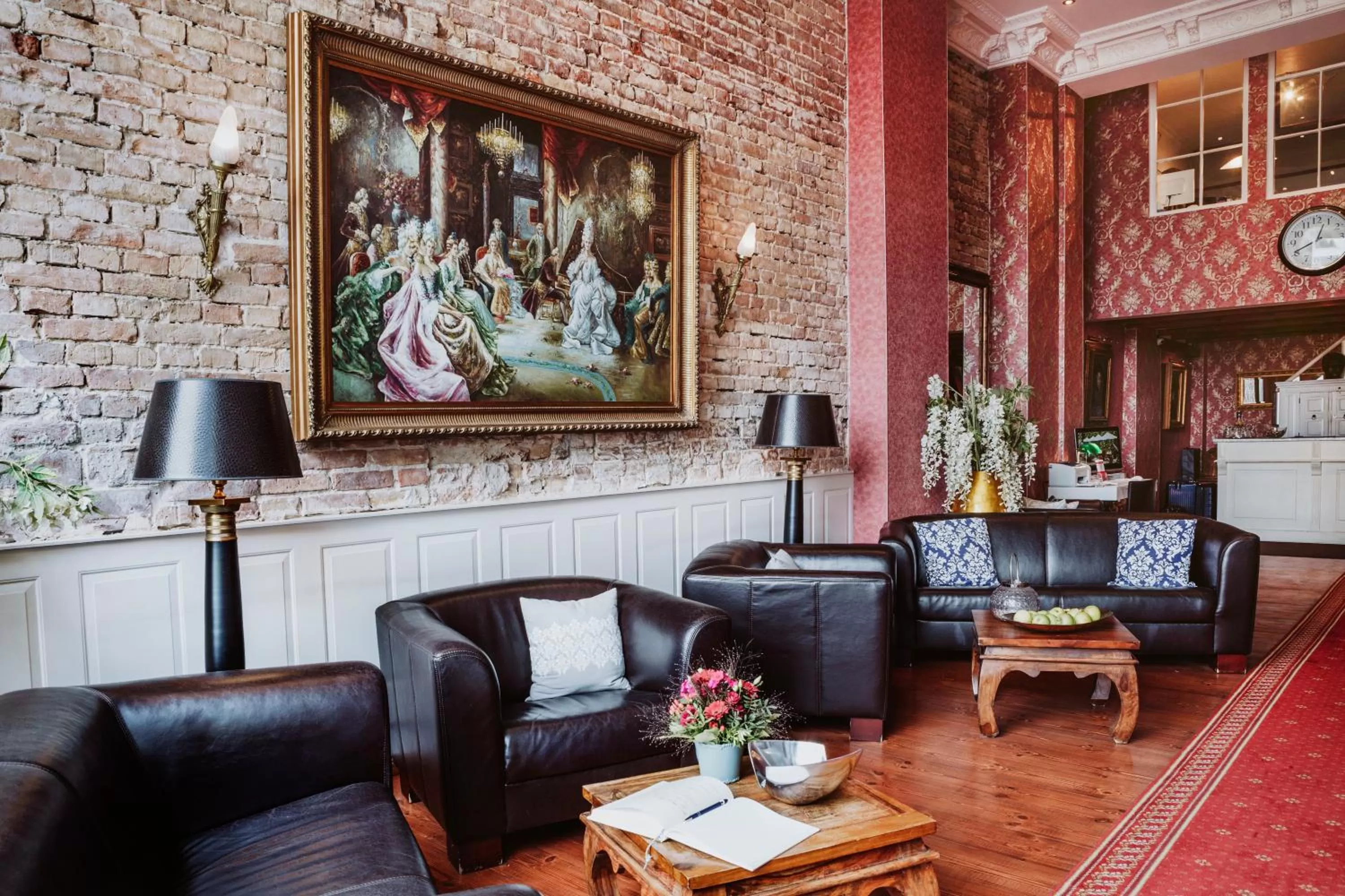 Lobby or reception in THE GATE GARDEN Hotel